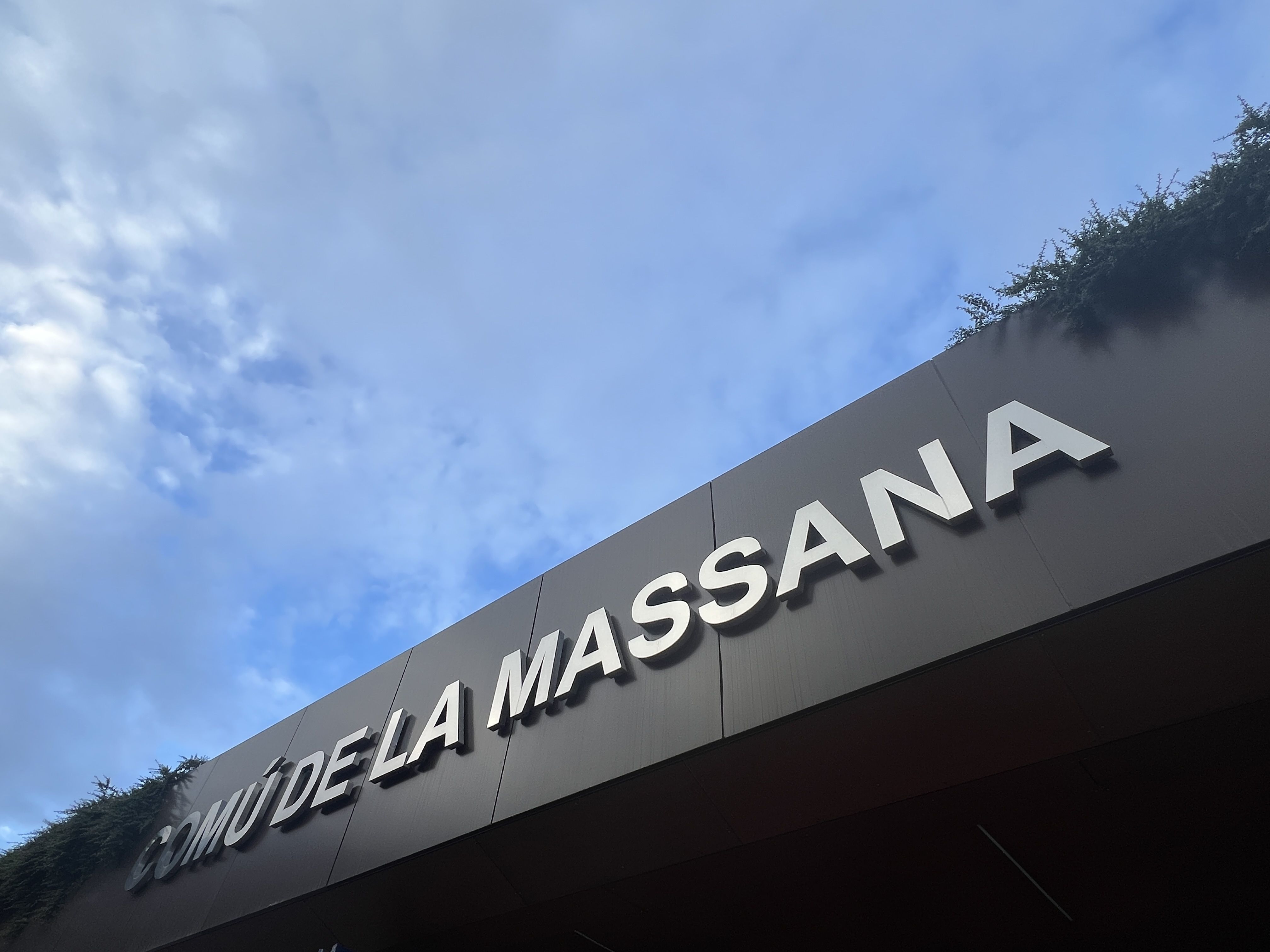 Una imatge de la façana del comú de la Massana.