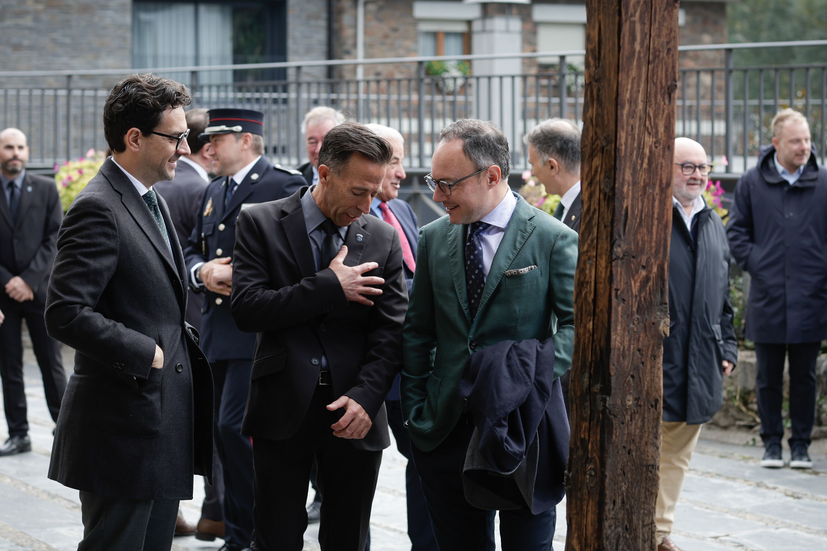 El cap de Govern, Xavier Espot, el ministre de Medi Ambient, Guillem Casal i el director del Cos de Banders, Ferran Teixidó. El cap de Govern, Xavier Espot, el ministre de Medi Ambient, Guillem Casal i el director del Cos de Banders, Ferran Teixidó.
