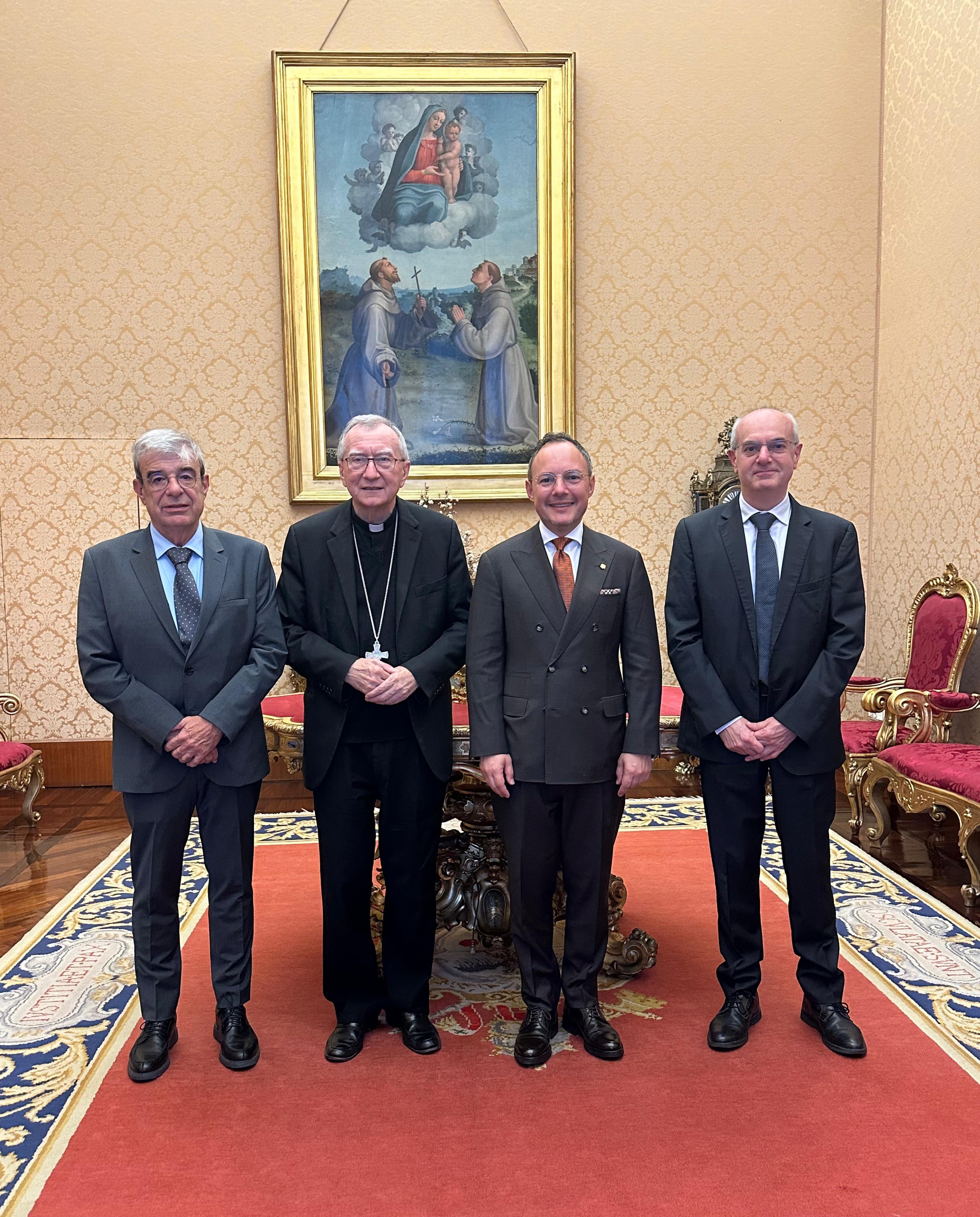 Baró, Parolin, Espot i Álvarez, durant la trobada al Vaticà.