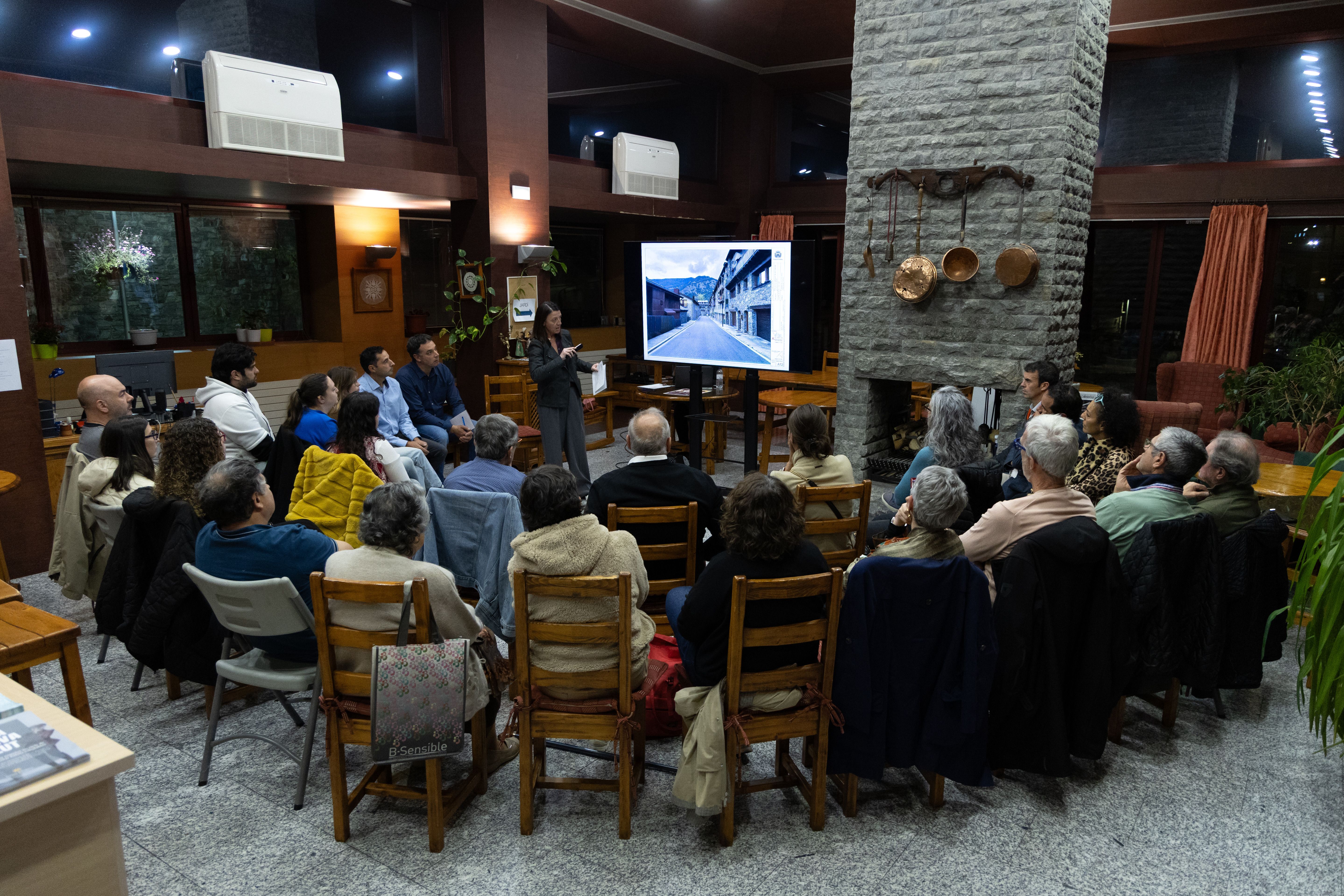 Una de les reunions veïnals que han tingut lloc aquests darrers dies.