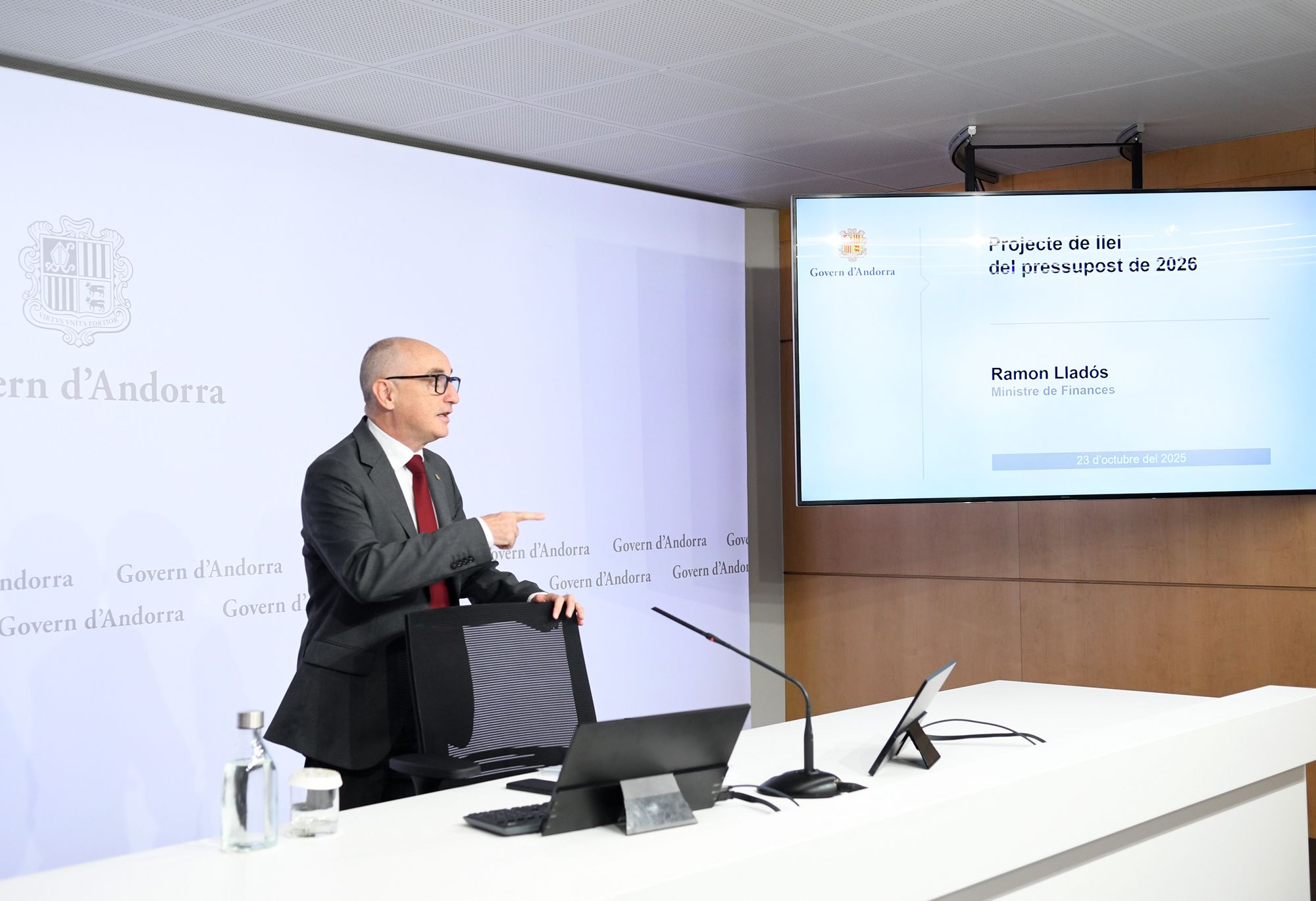 Lladós, abans de començar la roda de premsa.