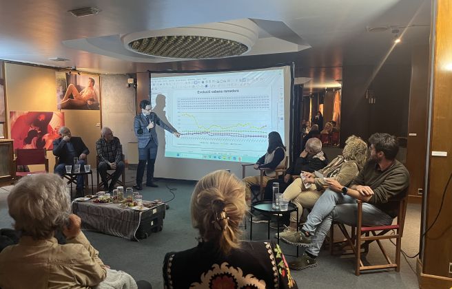 El ministre Guillem Casal explicant l'evolució de la cabana ramadera.