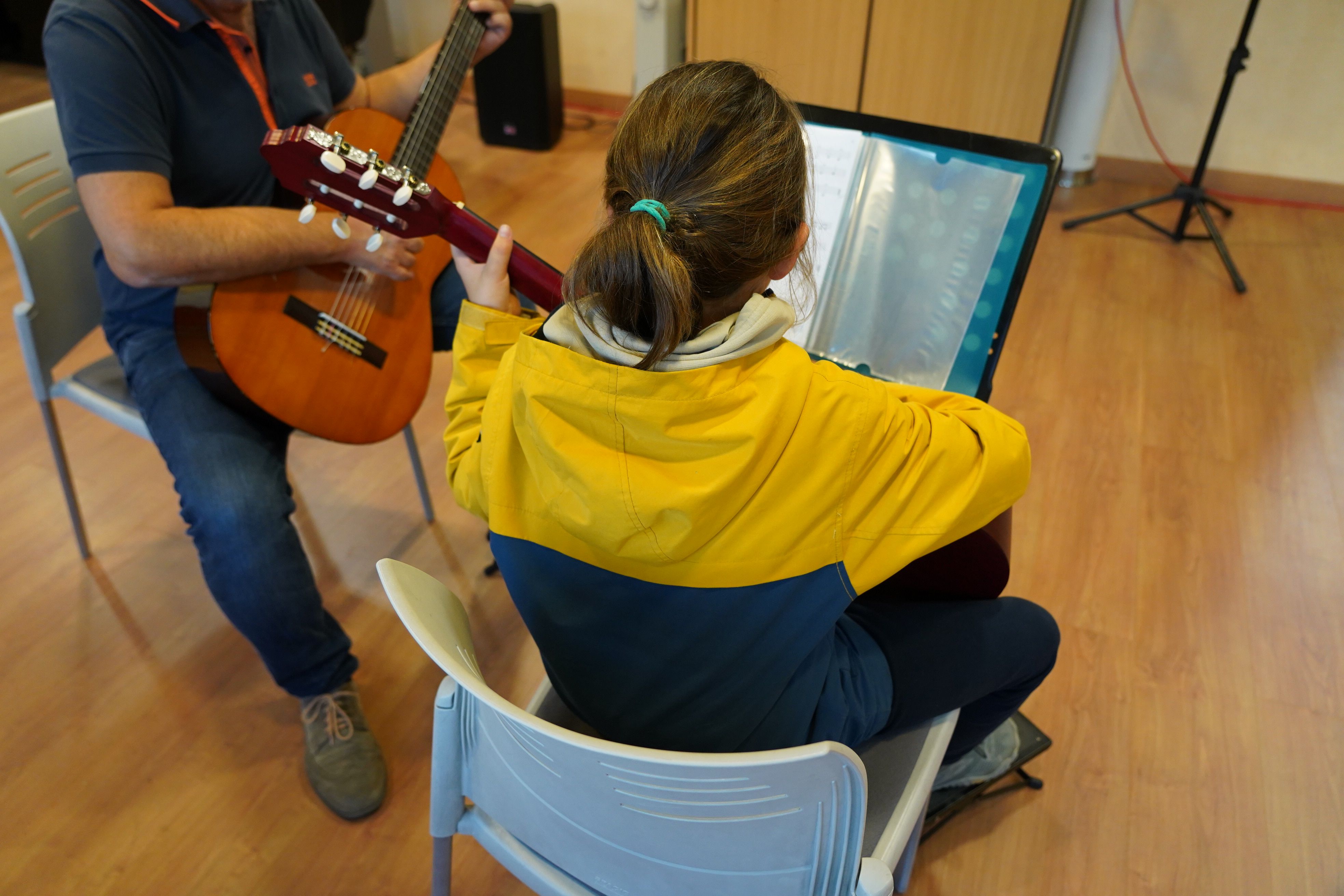 En Màxim, practicant una nova partitura.