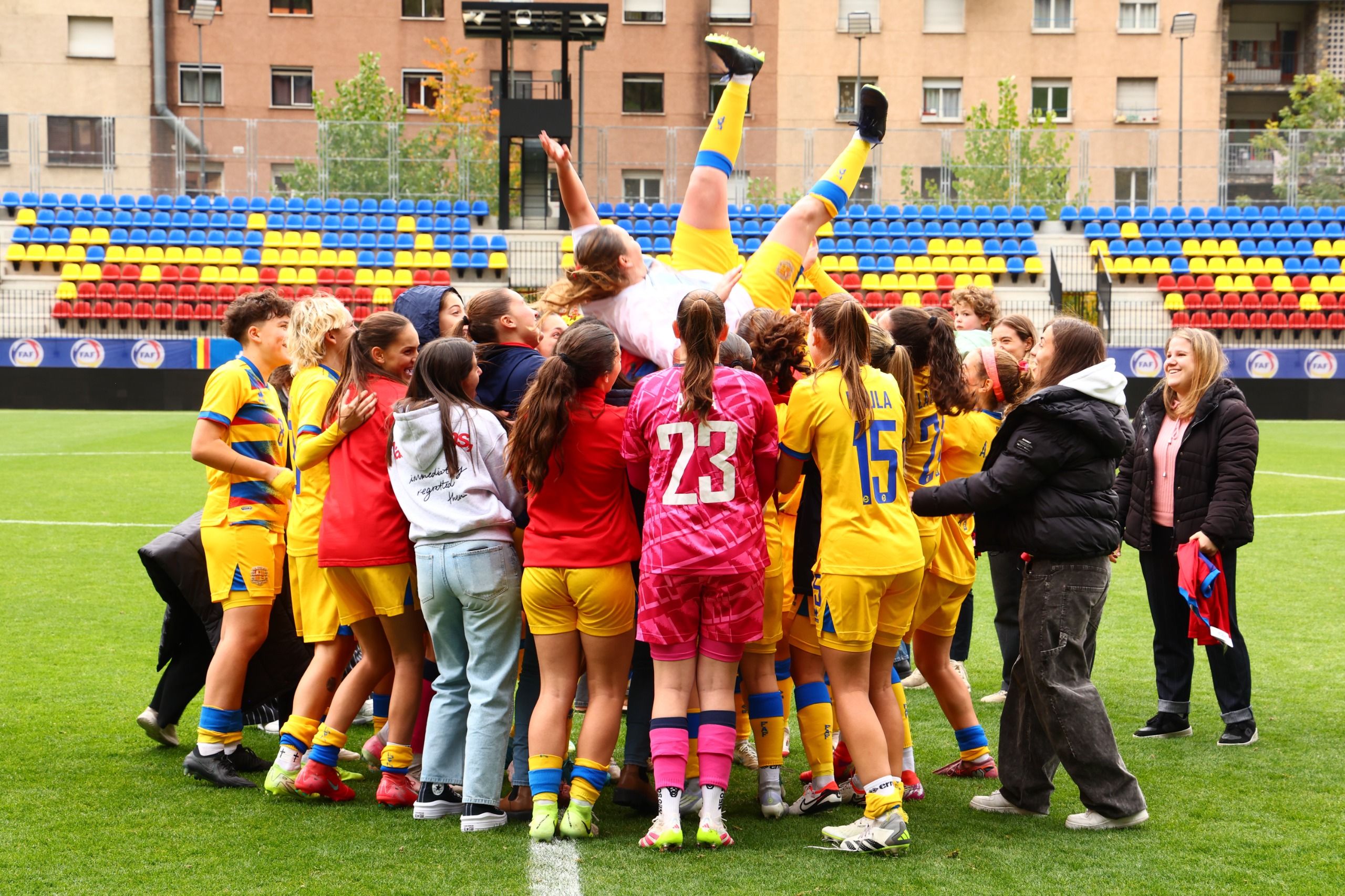 Les companyes de Marina Fernández l'han fet tocar el cel. Les companyes de Marina Fernández l'han fet tocar el cel.