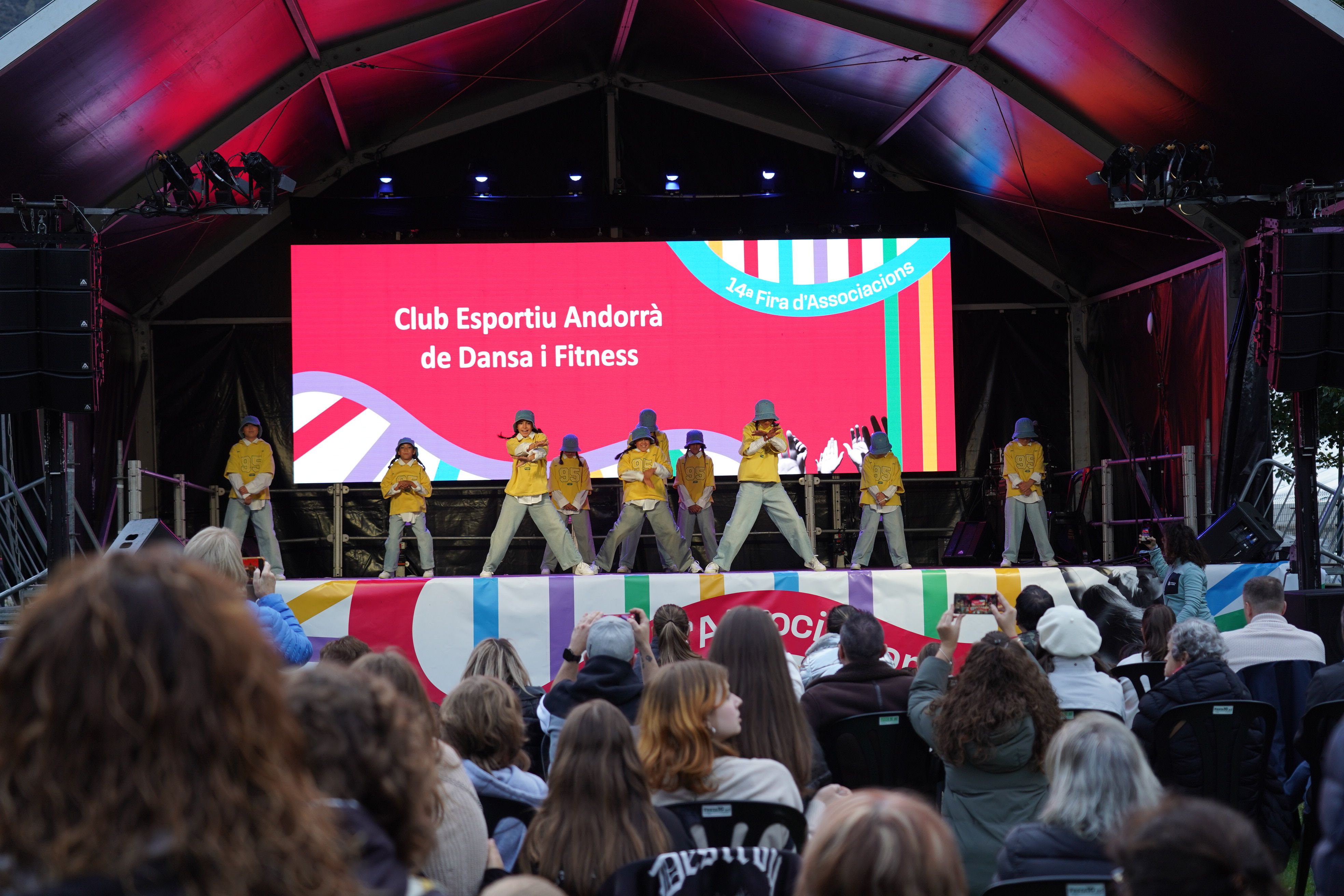Actuació del grup ADN del Club Esportiu Andorrà de Dansa i Fitness. Actuació del grup ADN del Club Esportiu Andorrà de Dansa i Fitness.