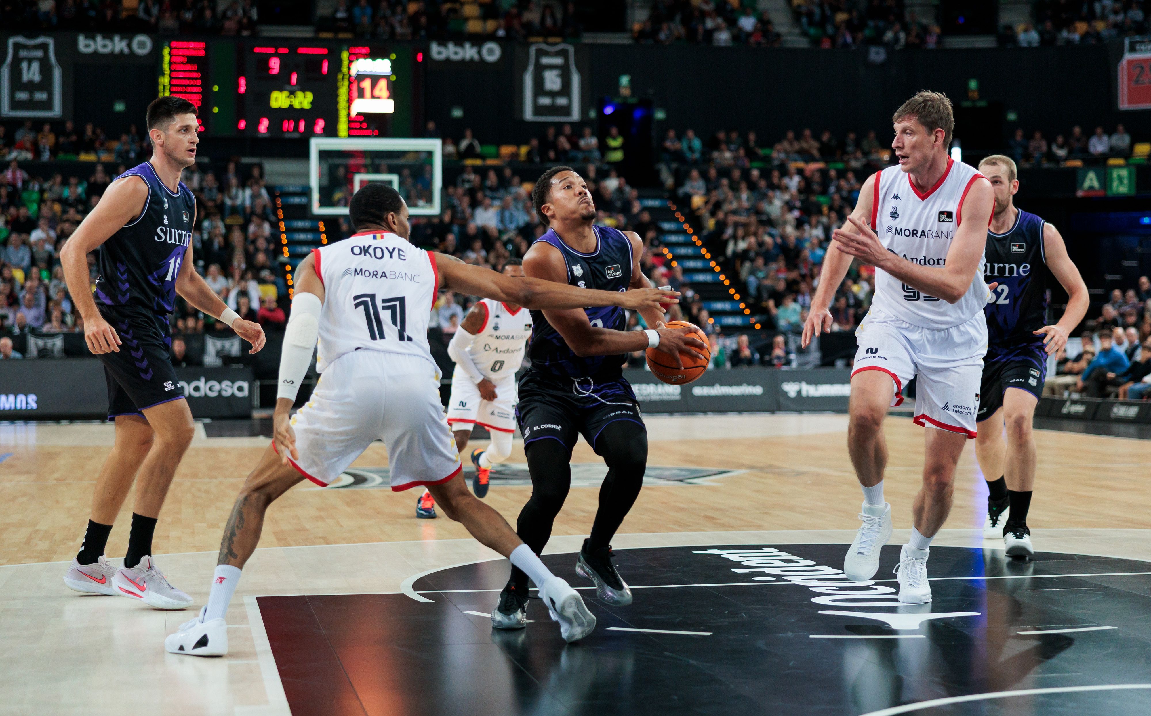 Tant Okoye com Pustovyi han funcionat a ràfegues en el duel a Bilbao.