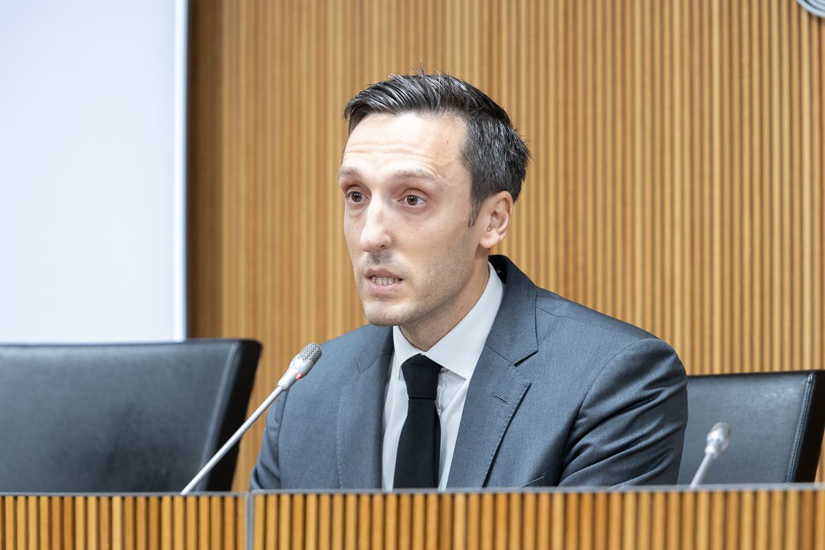 El director de l'AQUA, Isaac Galobardes, en una compareixença al Consell General.