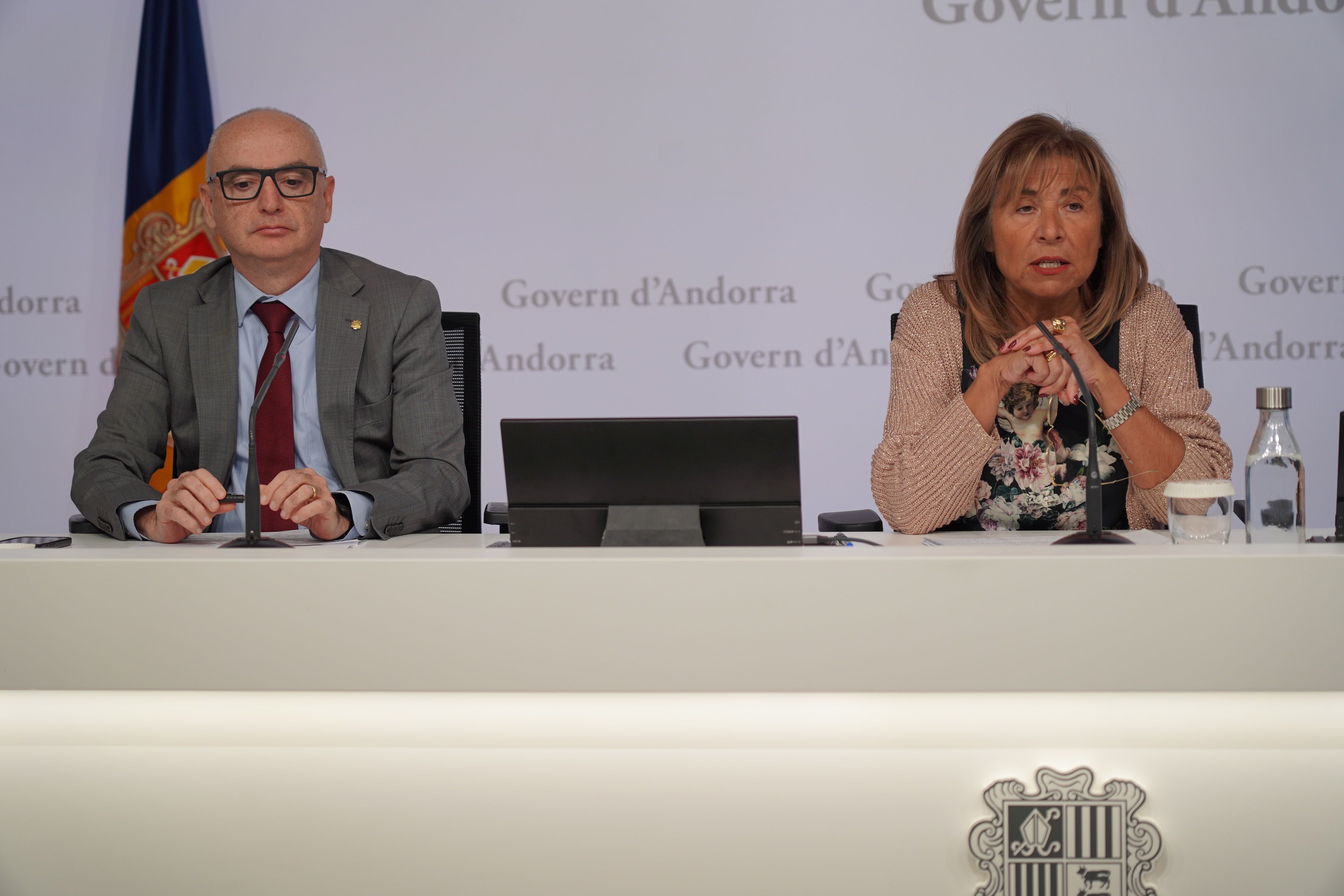 RAMON LLADÓS I CONXITA MARSOL DURANT LA PRESENTACIÓ DEL PROGRAMA.