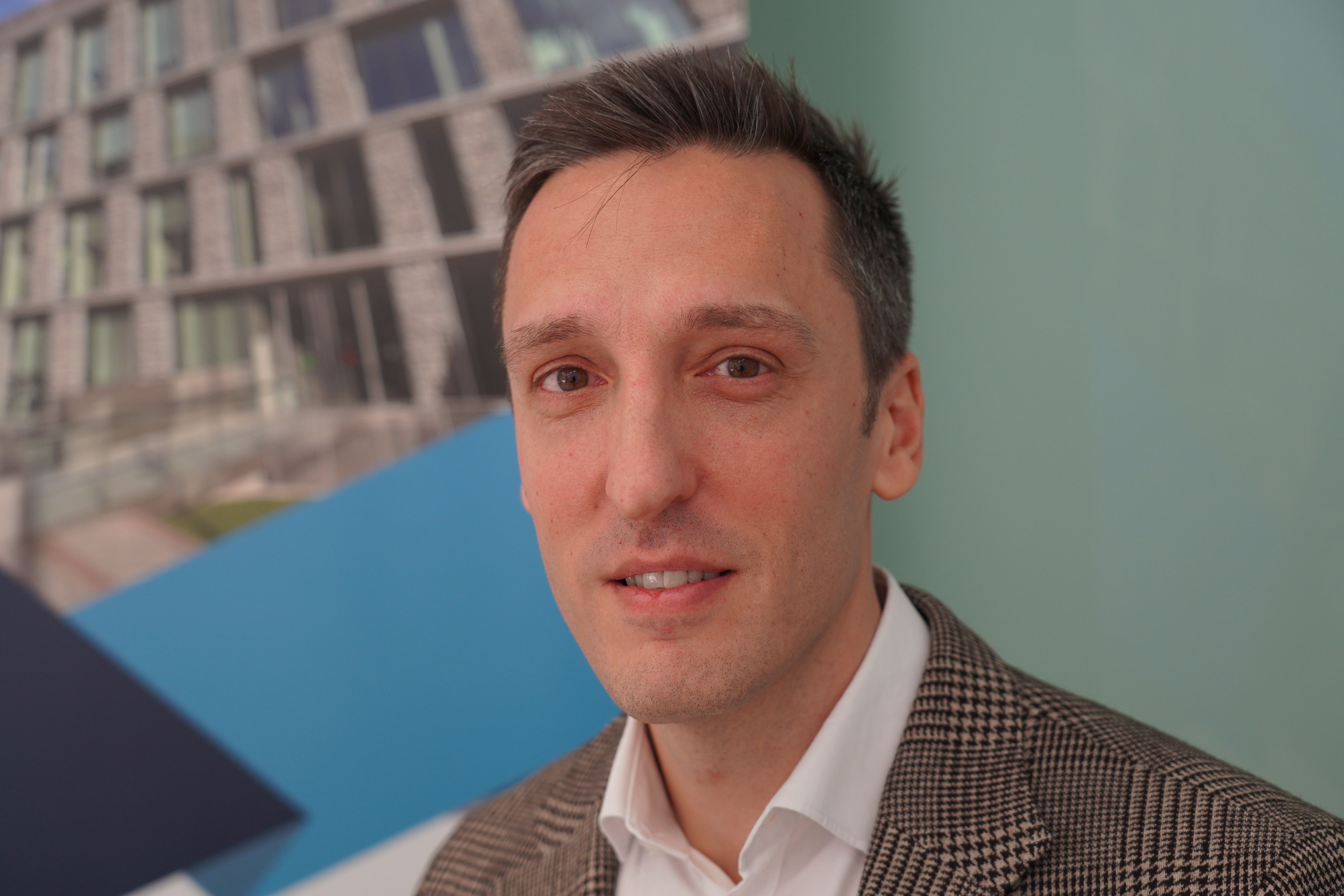 Isaac Galobardes al seu despatx. // M. P.