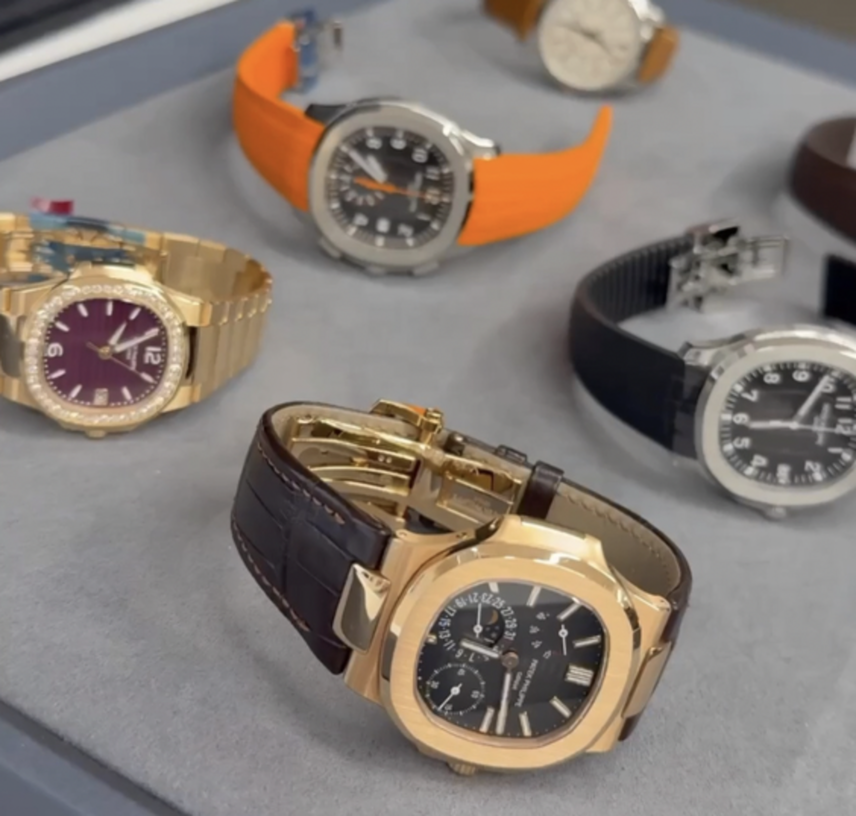 ALGUNS DELS RELLOTGES QUE ES COMERCIALITZAVA AL 'SHOWROOM' DEL DETINGUT. ALGUNS DELS RELLOTGES QUE ES COMERCIALITZAVA AL 'SHOWROOM' DEL DETINGUT.