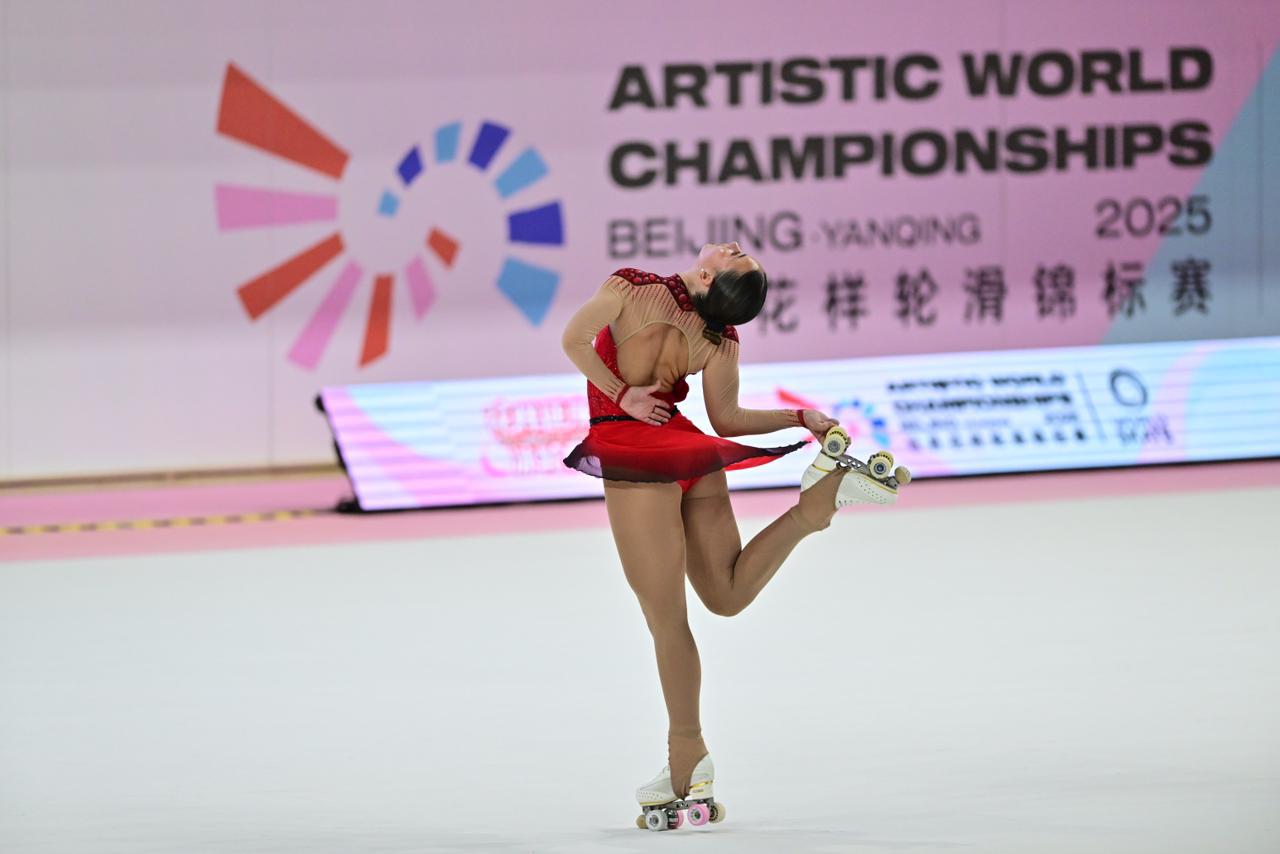 Brenda Luque, en una de les seves actuacions a Xina. Brenda Luque, en una de les seves actuacions a Xina.