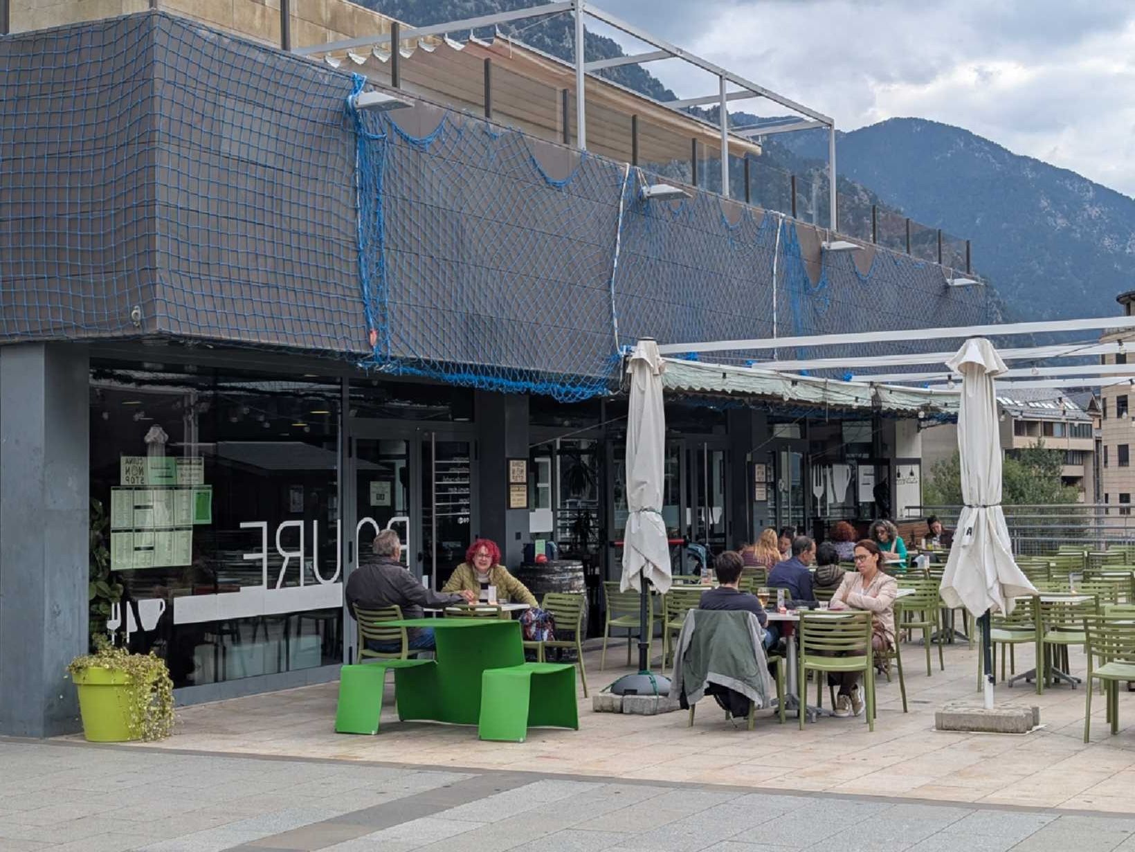 la façana del prat del roure.