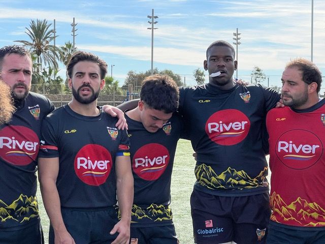 Els jugadors del VPC, aquest migdia a la Mar Bella.