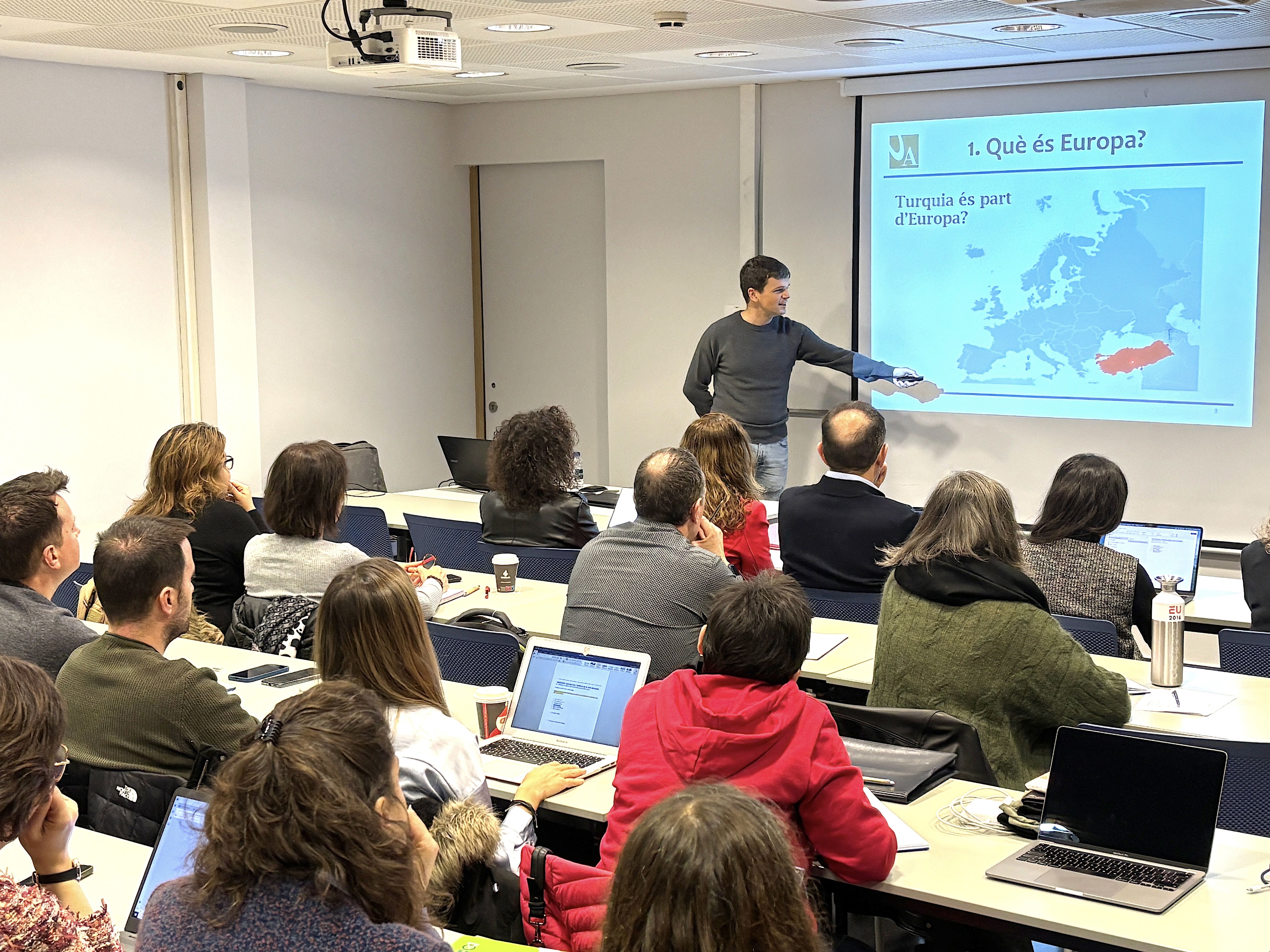 Sessió de la primera edició del curs sobre Integració Europea.