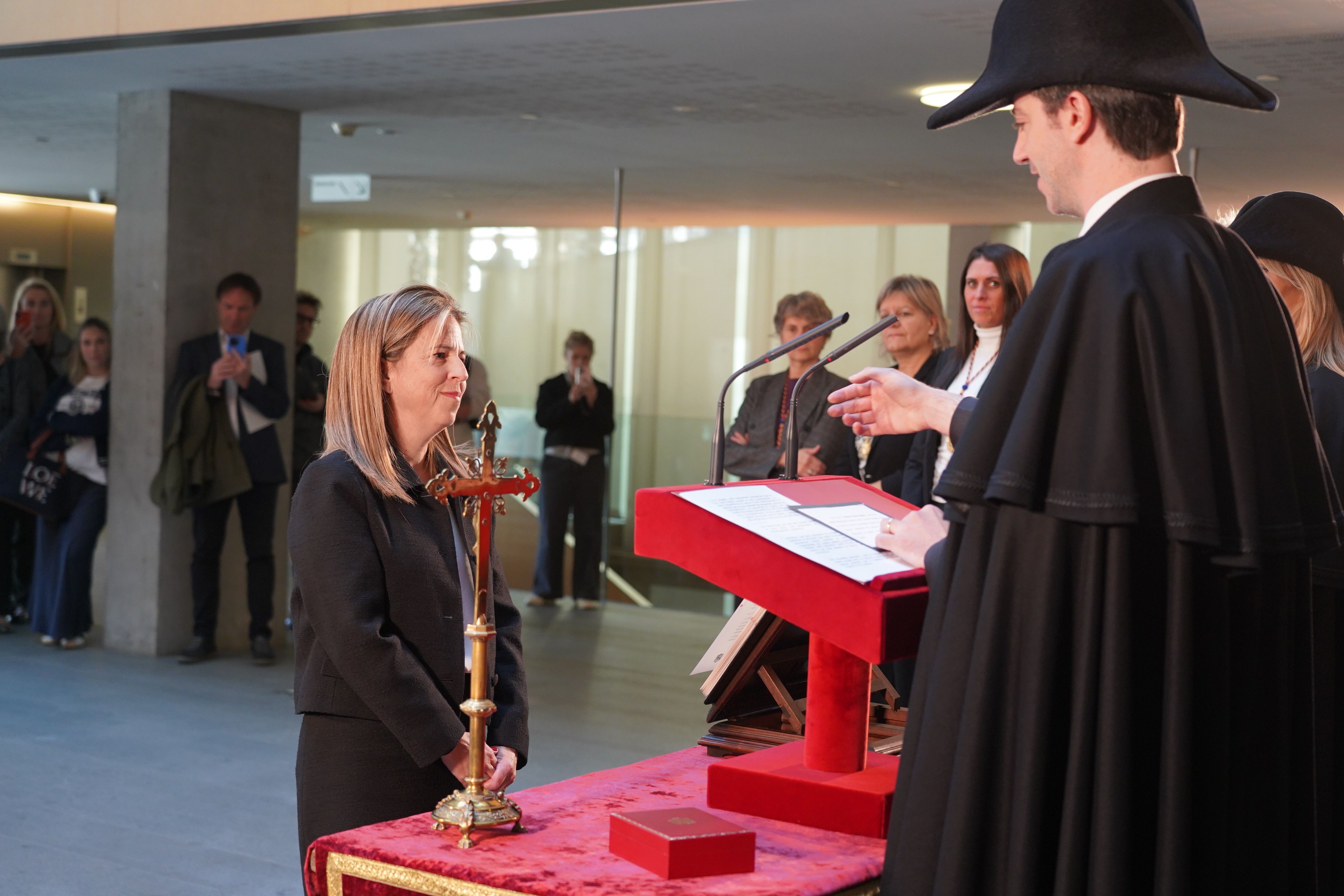 Jurament de Cristina Bea com a membre del Consell Superior de la Justícia. Jurament de Cristina Bea com a membre del Consell Superior de la Justícia.