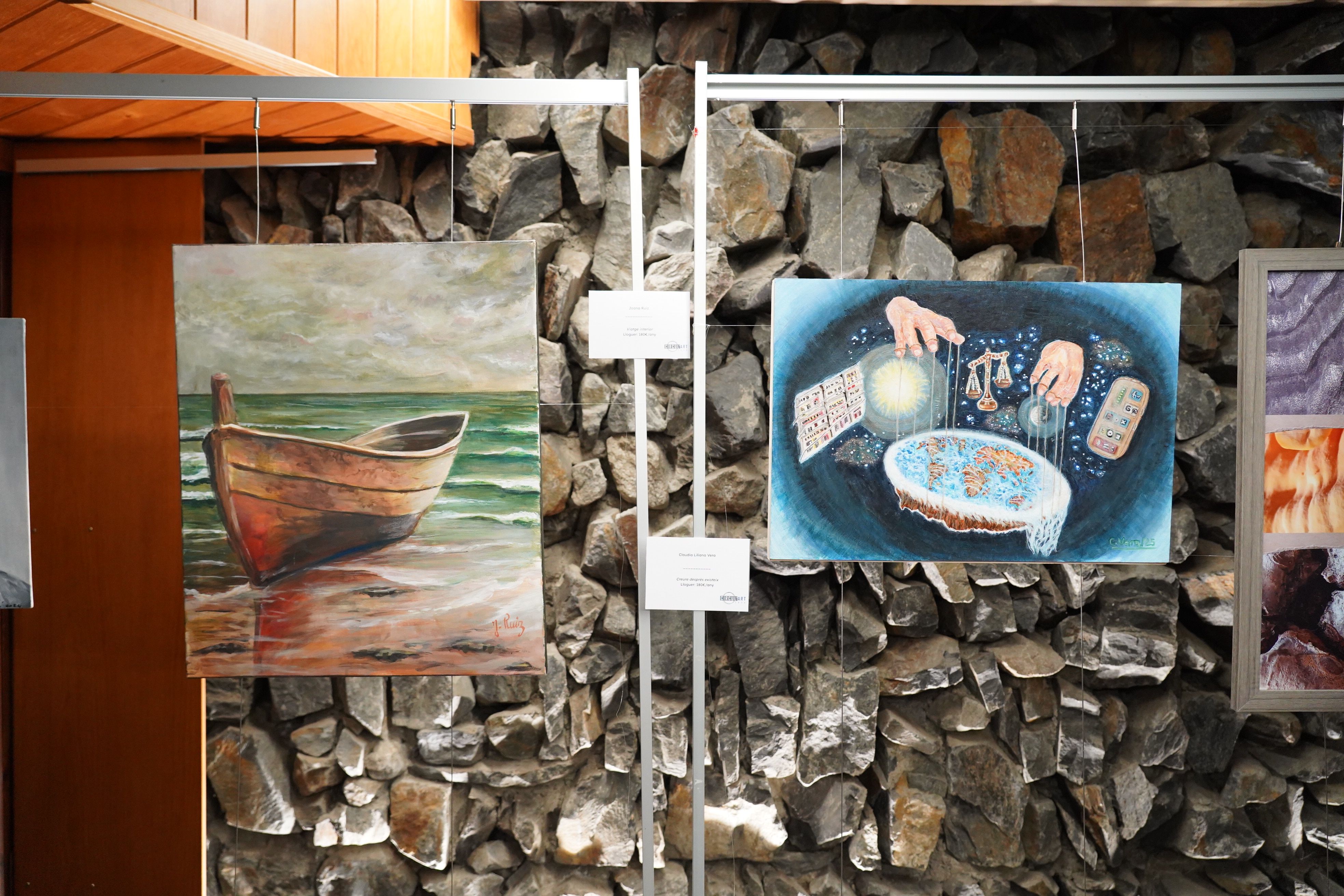 Les obres no seleccionades es posen a disposició del públic a través de fórmules de lloguer o compr