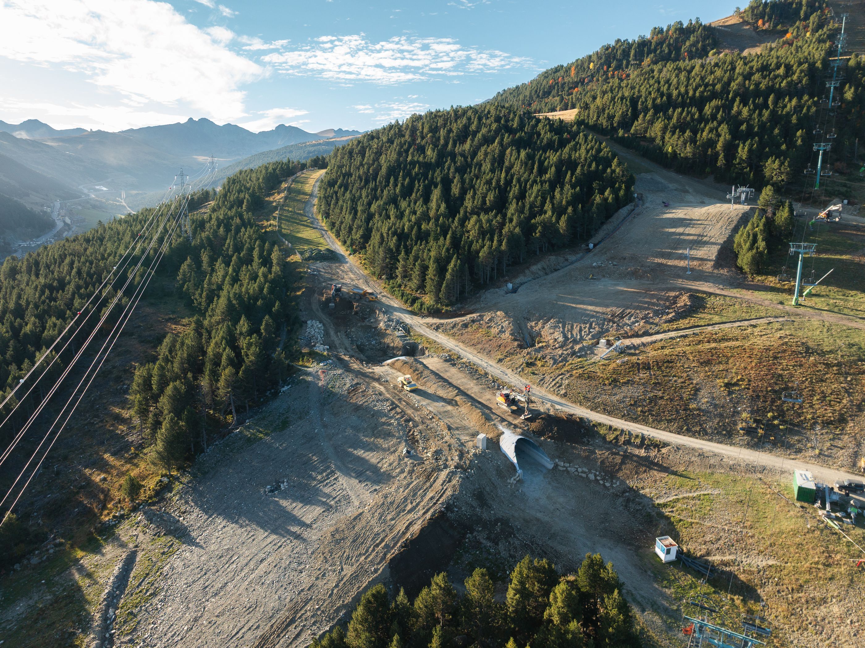 Imatge amb dron de la pista d'eslàlom de Soldeu.