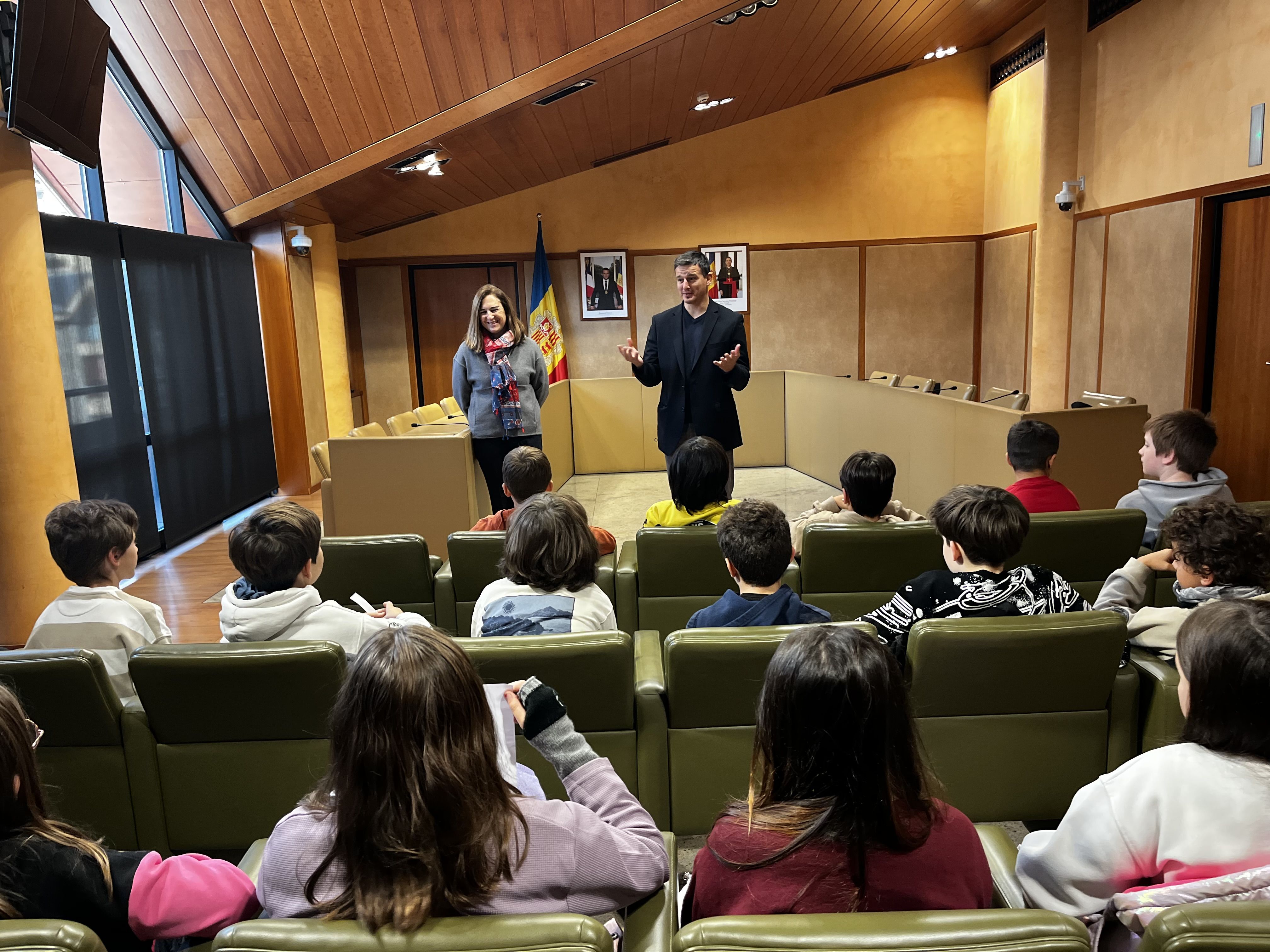 Els alumnes de CM2 de l’escola francesa de la Massana visiten el comú.