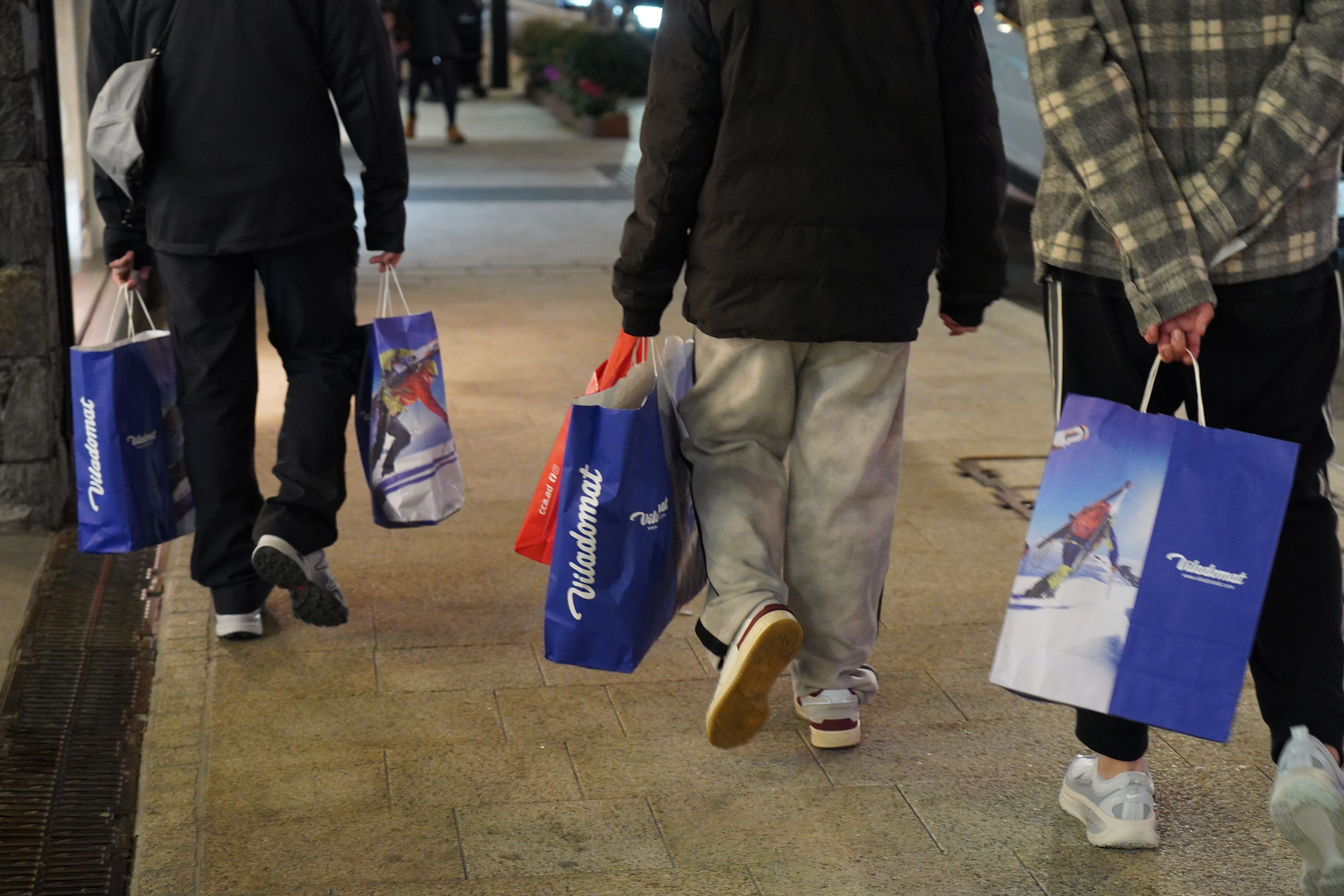 Un grup de turistes xinesos, amb més bosses. 