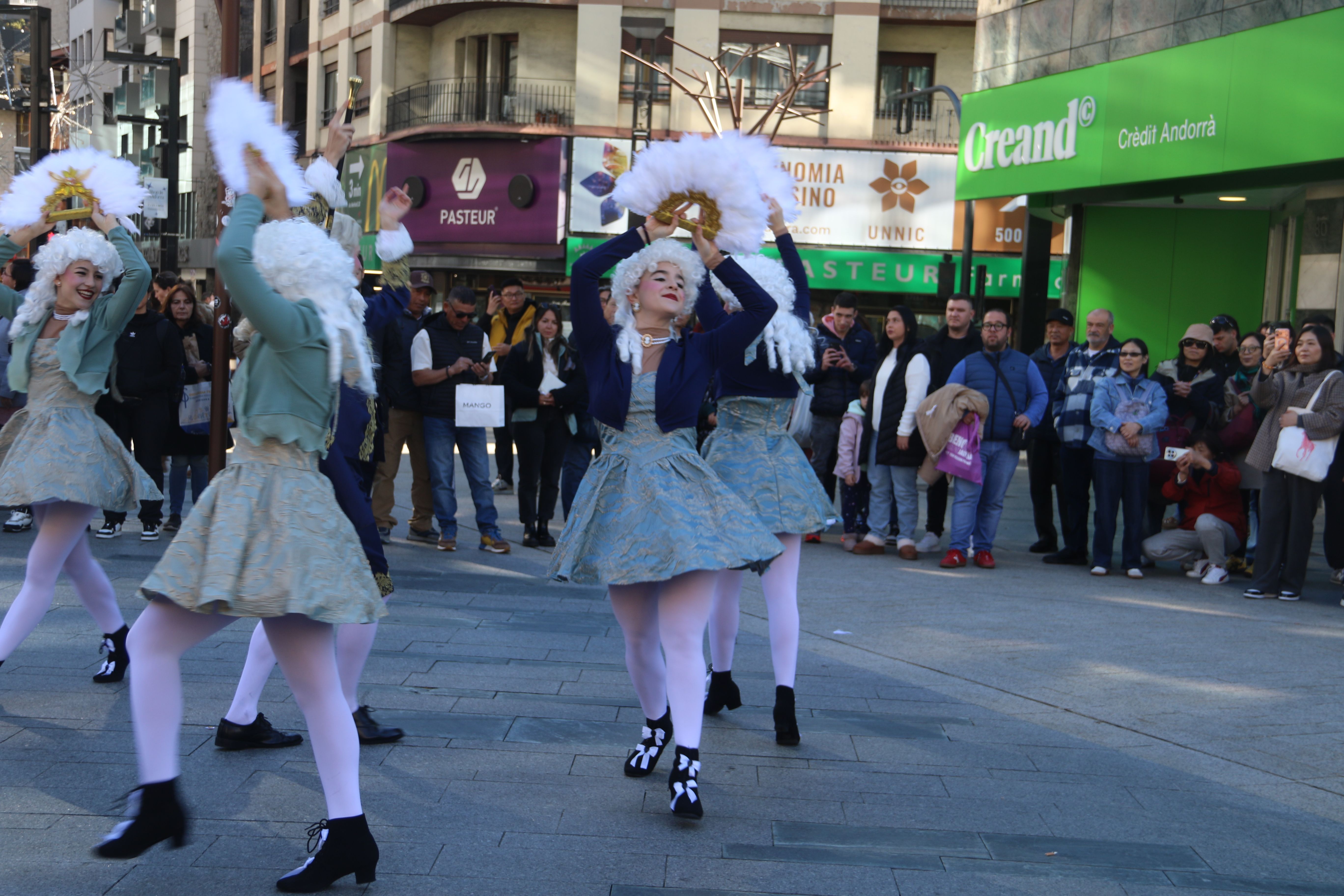 BELLE EPOQUE A LA PLAÇA DE LA ROTONDA.