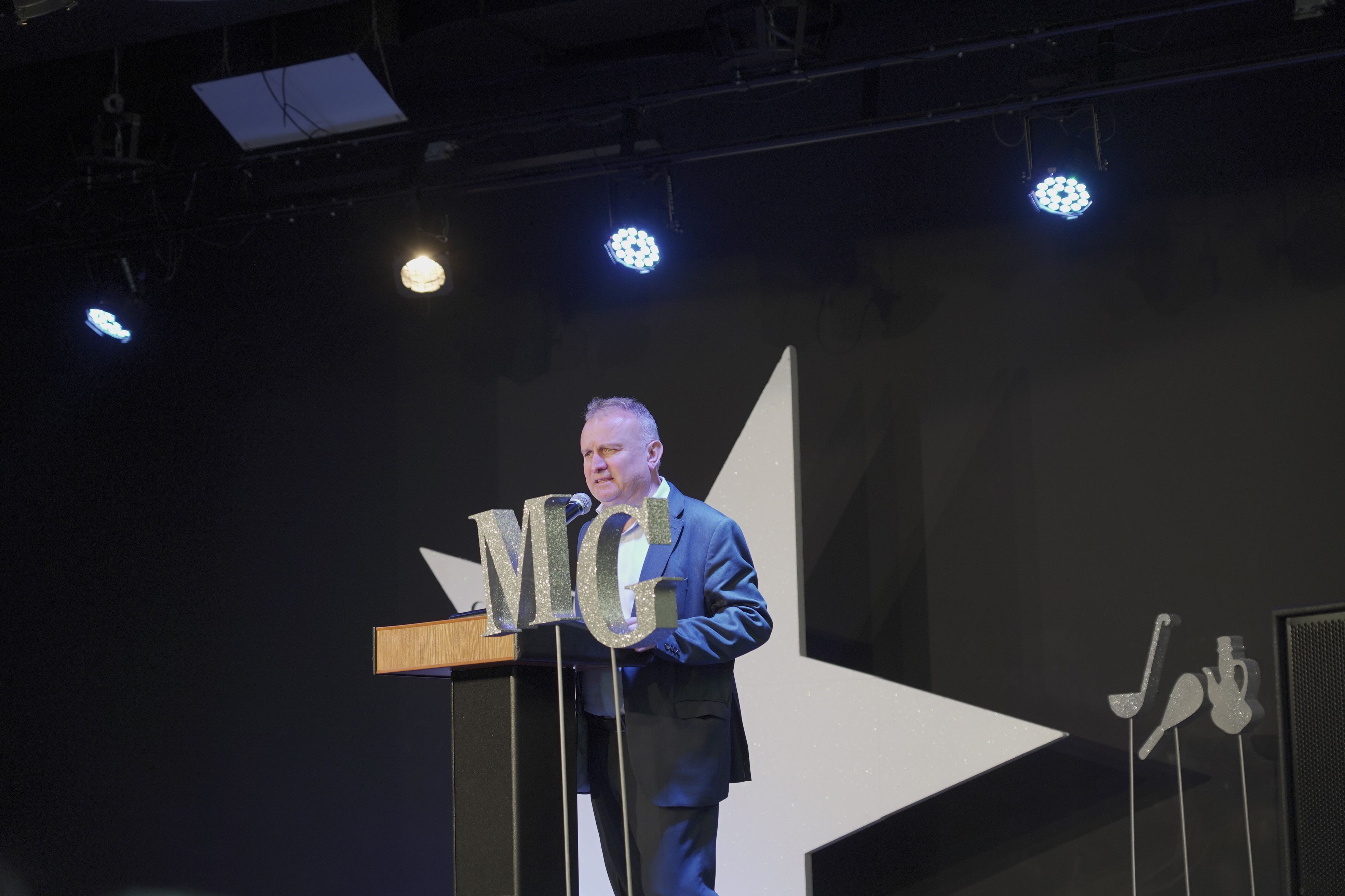 L'organitzador i representant de Menja't Andorra, Toni Corominas, fent el discurs abans dels premis.