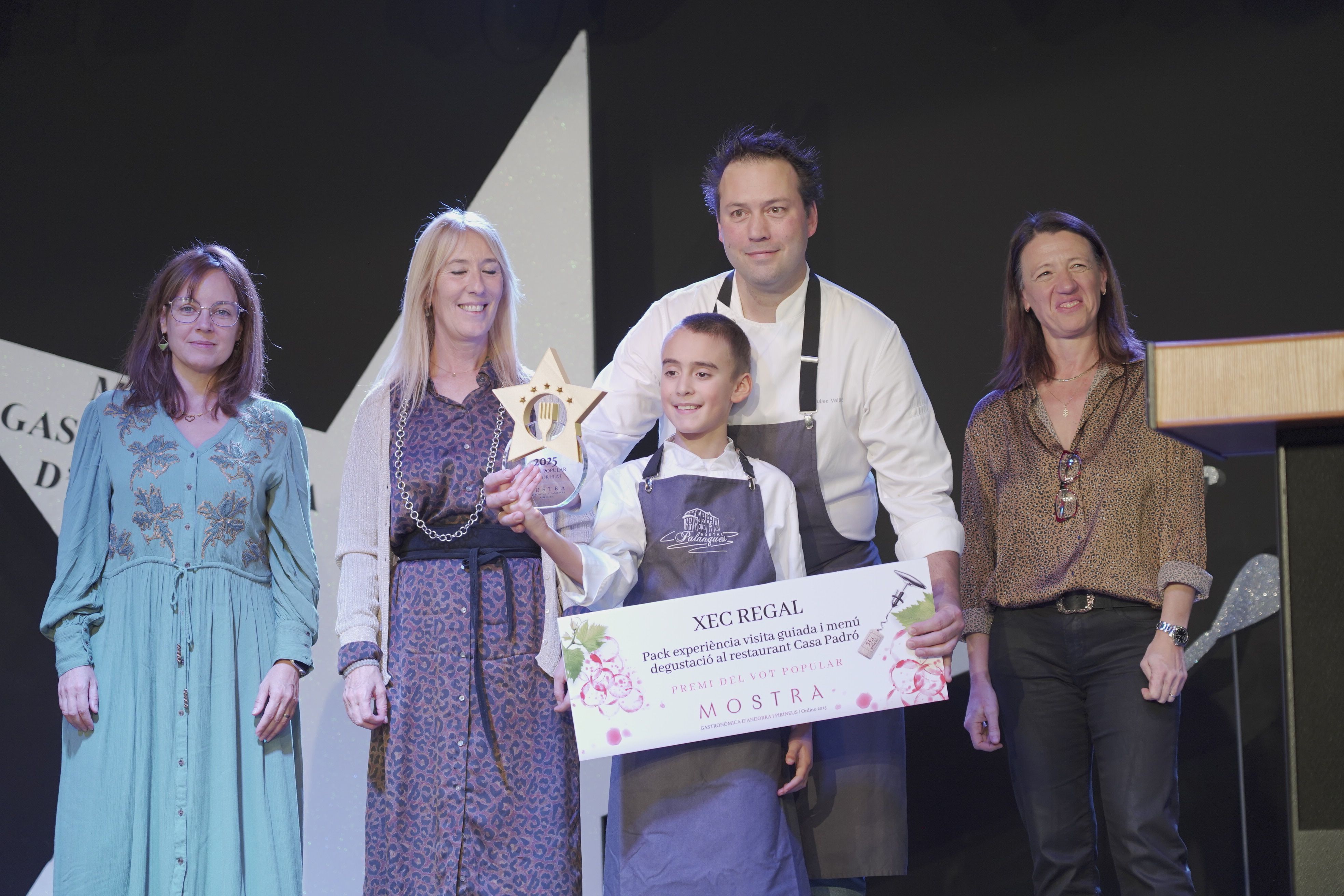 Els premis els han entregat la subsíndica, la consellera de Cultura d'Ordino i la cònsol. 