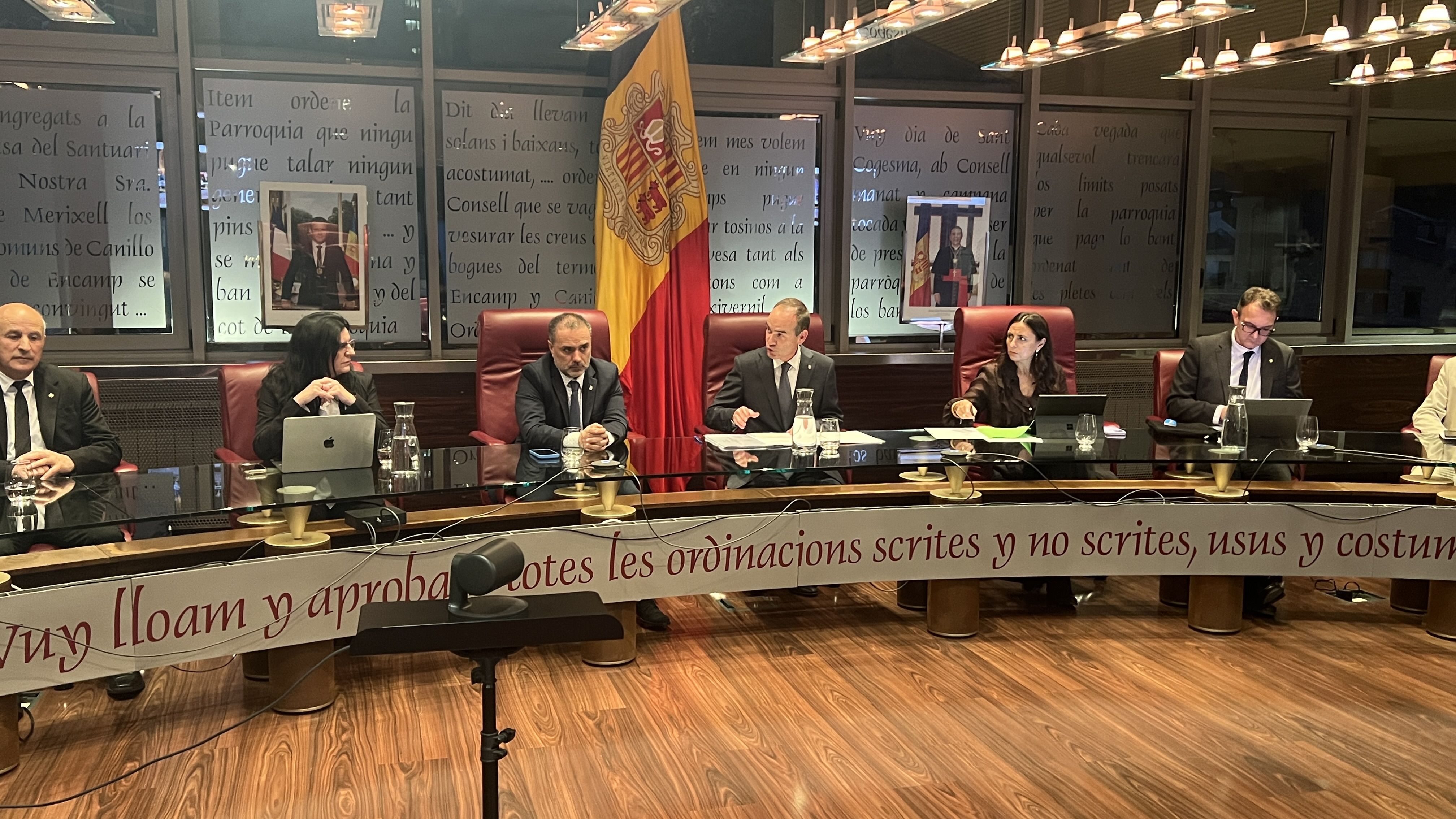 Un moment de la sessió de consell de Canillo. Un moment de la sessió de consell de Canillo.