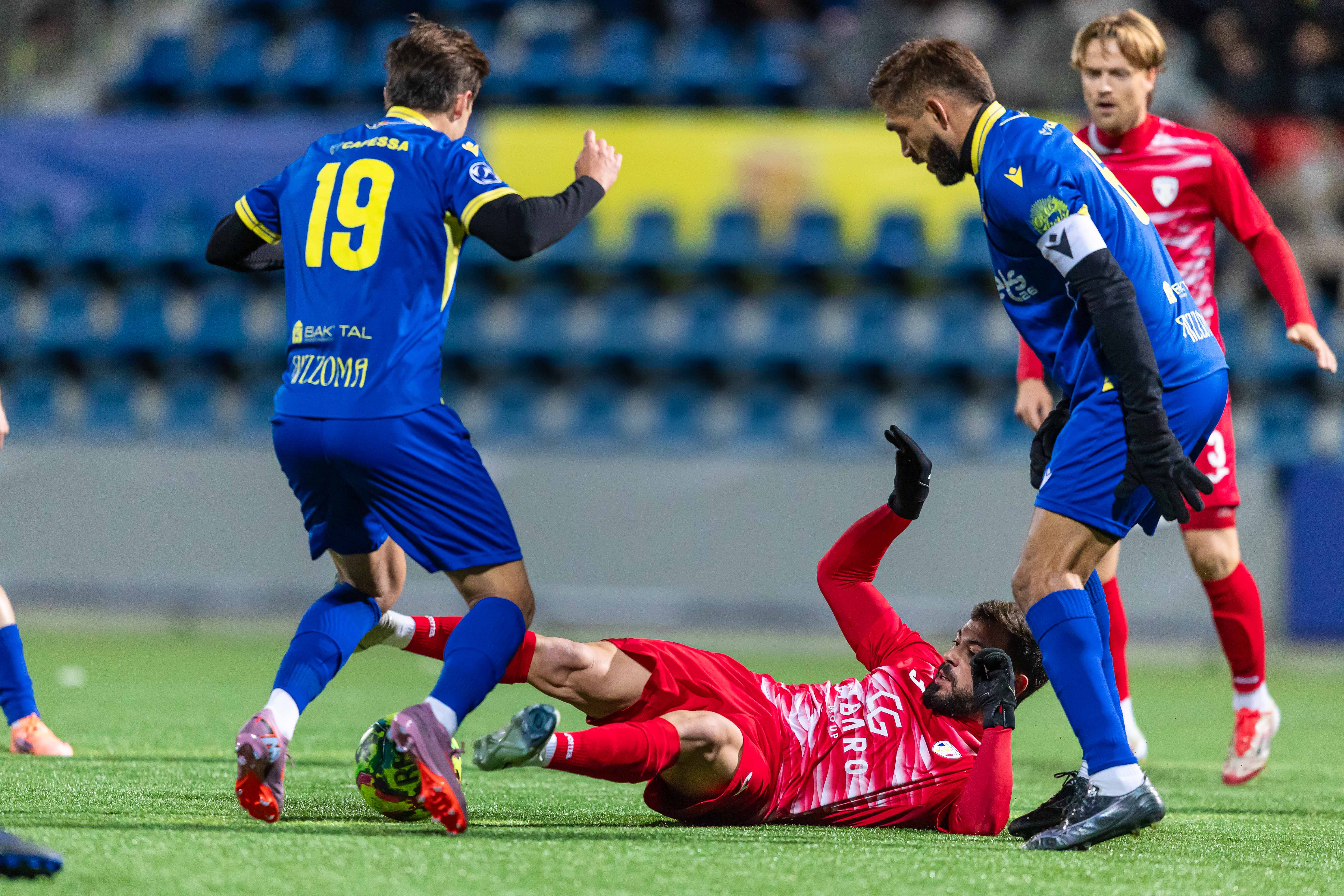 El duel entre el Ranger's i l'FC Santa Coloma va acabar amb empat a zero. 