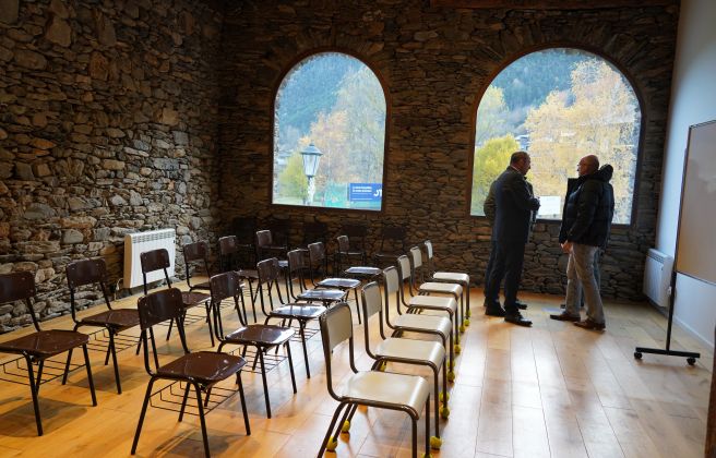 El secretari d'Estat d'Educació, Joan Anton Bardina, en una de les aules.