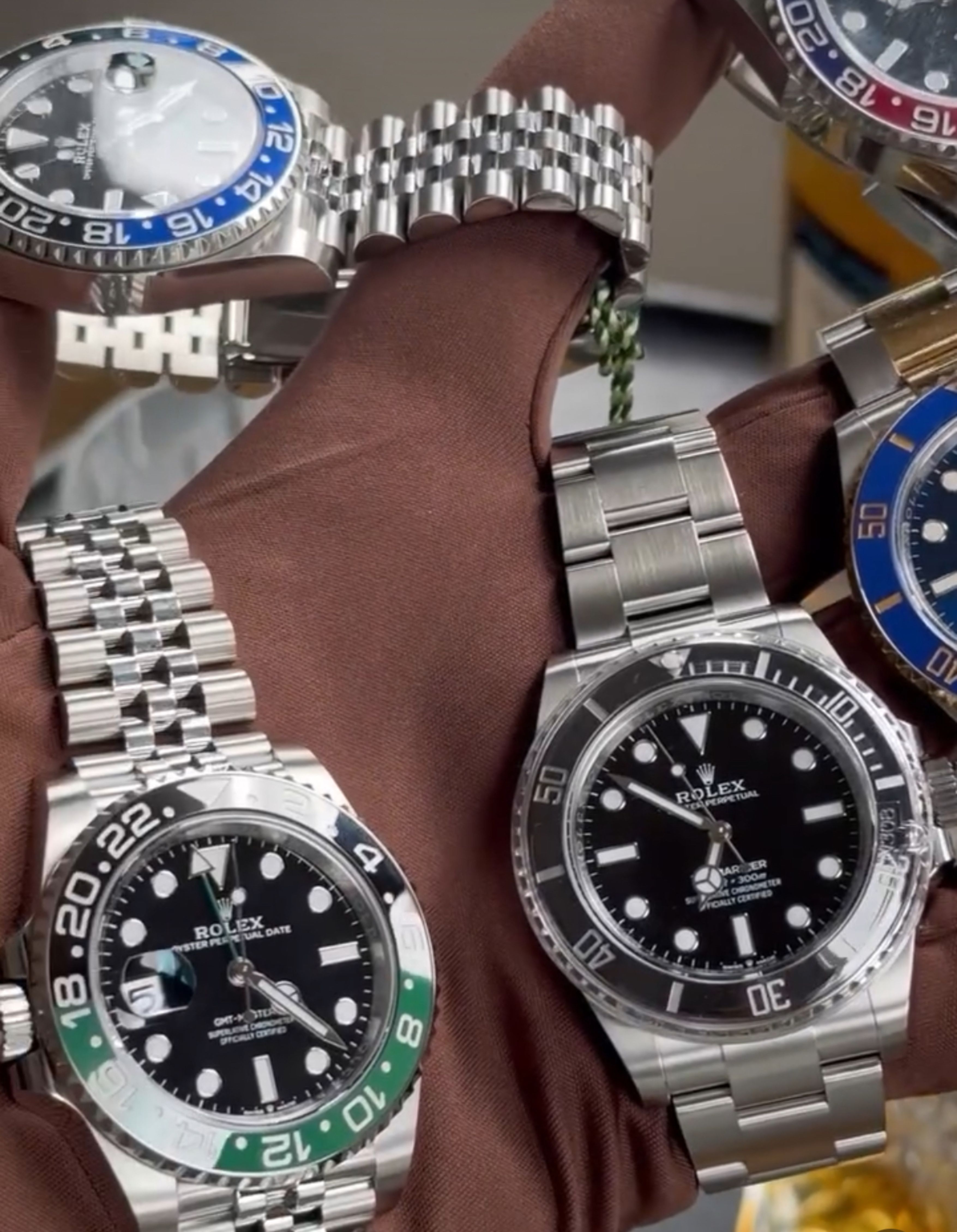 Alguns dels rellotges que comercialitzava la firma en qüestió. Alguns dels rellotges que comercialitzava la firma en qüestió.