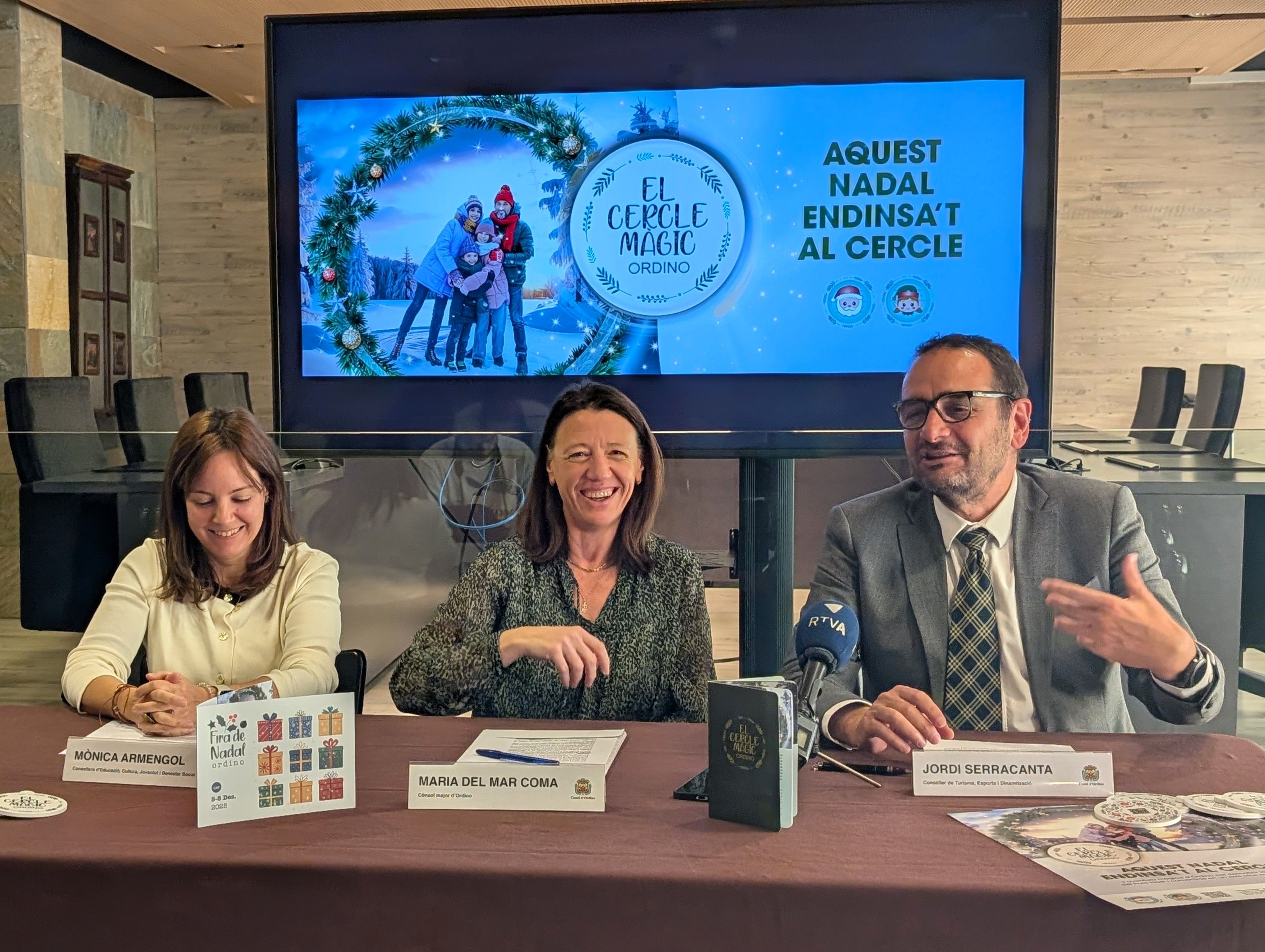 Armengol, Coma i Serracanta durant la presentació de les activitats de Nadal.