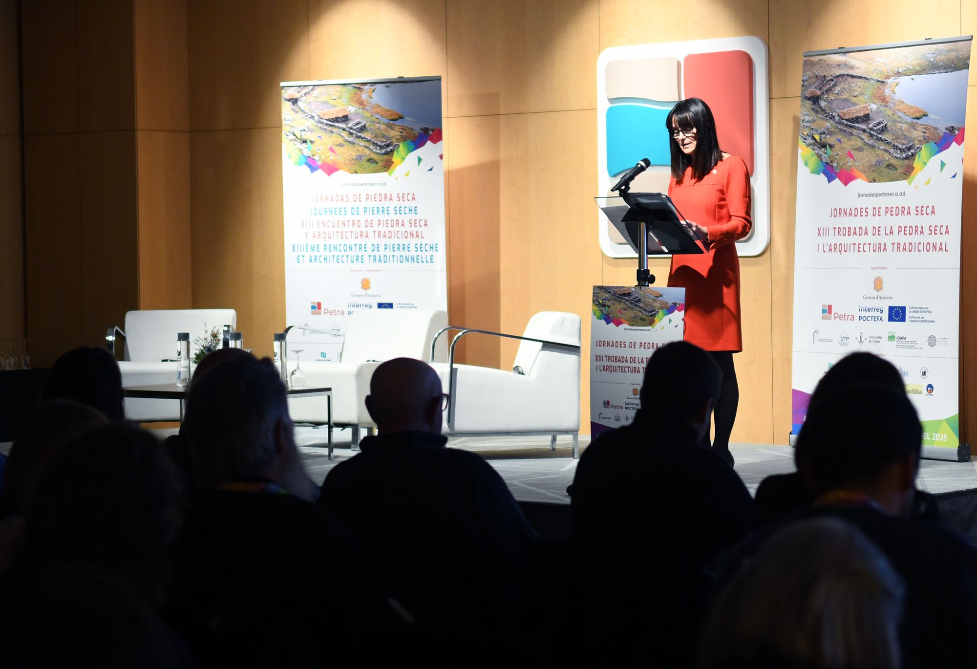 La ministra de Cultura, Mònica Bonell, durant el discurs inaugural de les jornades de pedra seca.