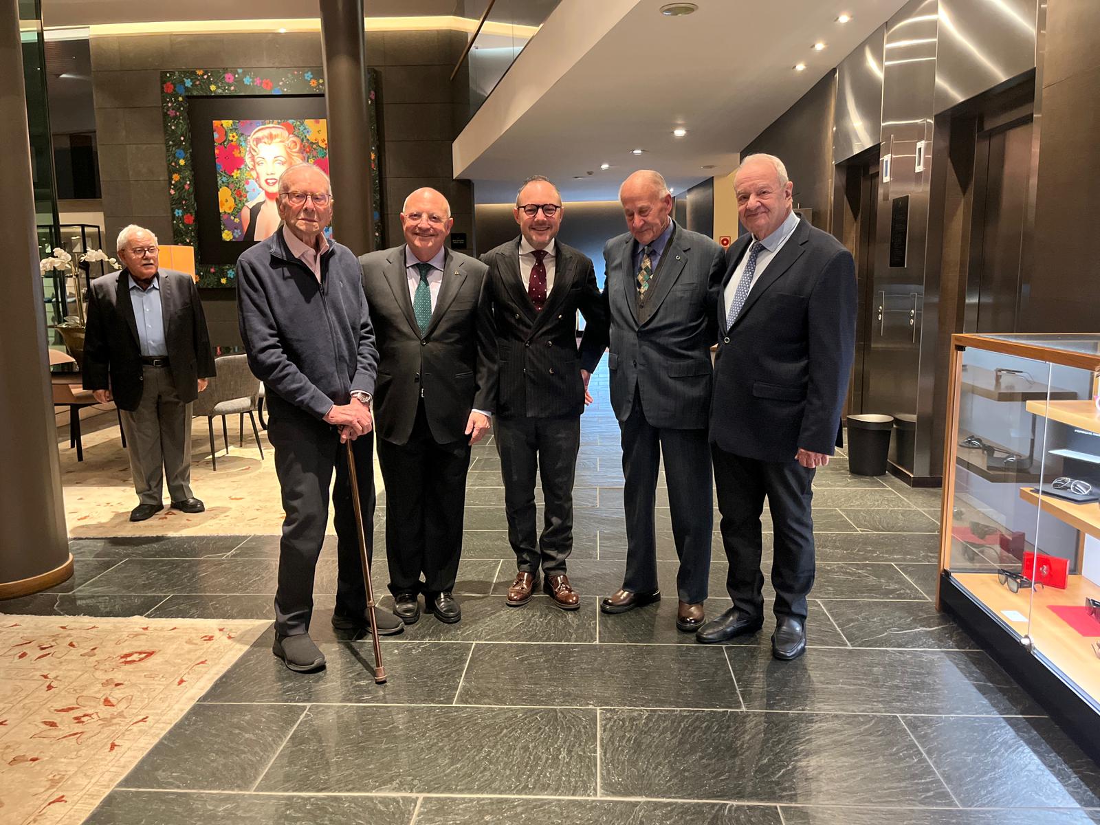 Els quatre presidents de la història del COA, junts per primera vegada amb el cap de Govern. Els quatre presidents de la història del COA, junts per primera vegada amb el cap de Govern.