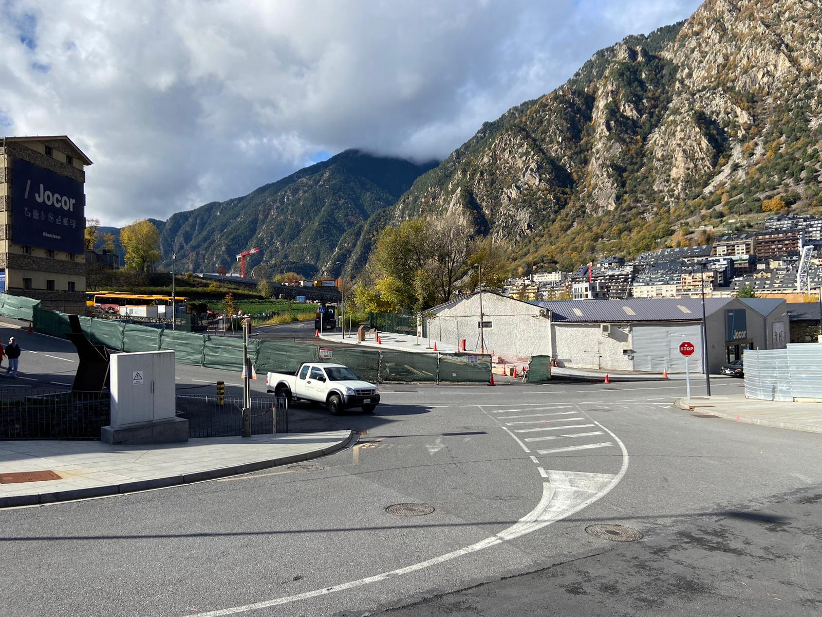 El punt on es construirà una rotonda per facilitar la circulació dels vehicles.