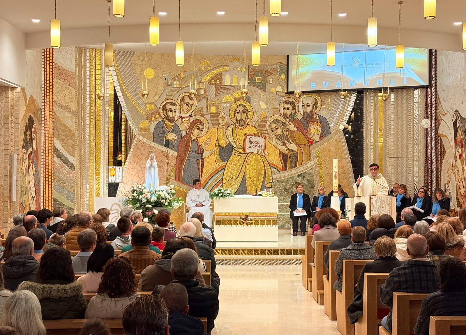Un moment de la missa presidida per mossèn Pepe i la verge de Fàtima. Un moment de la missa presidida per mossèn Pepe i la verge de Fàtima.