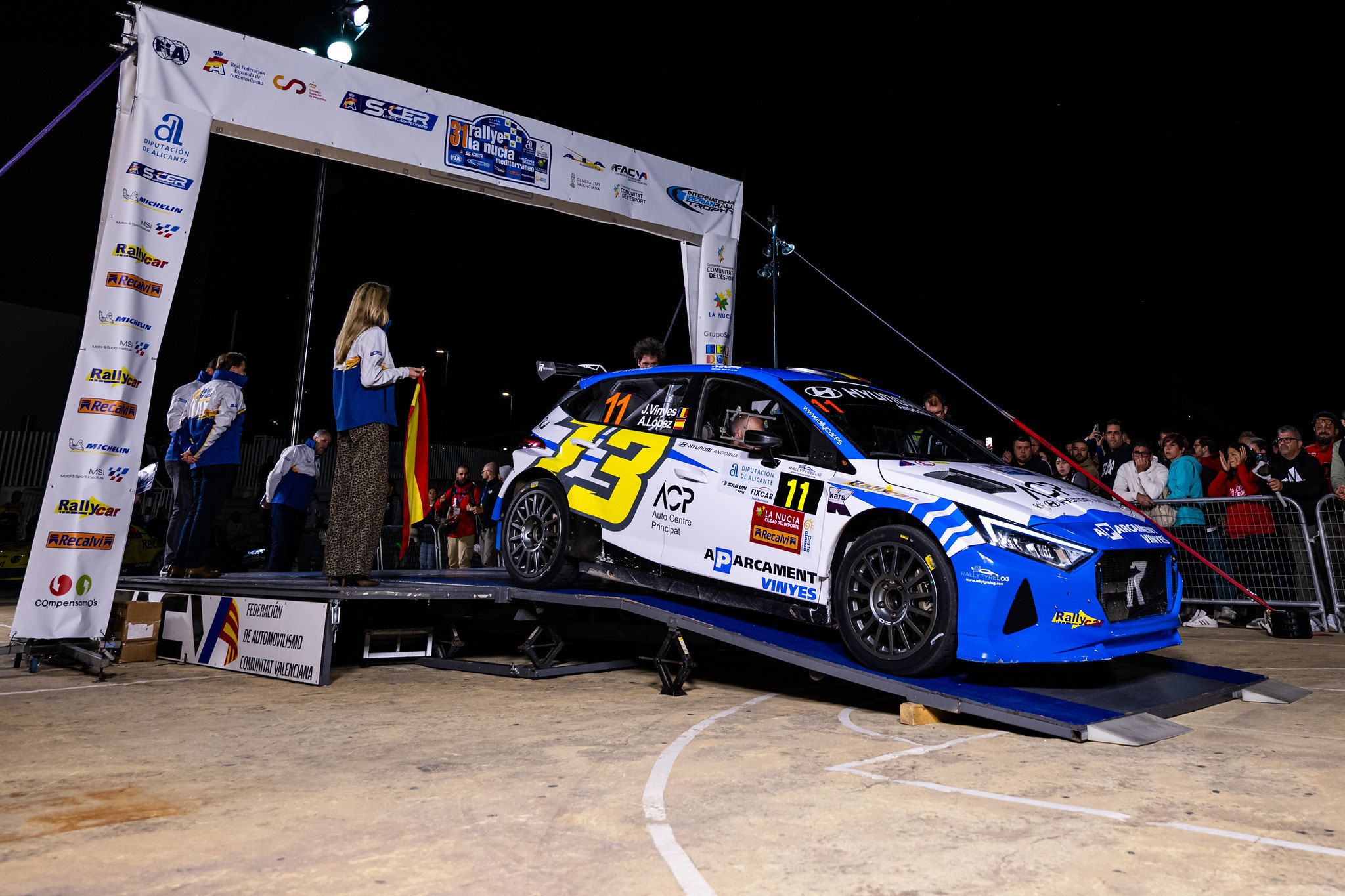 Joan Vinyes, a la sortida del ral·li de la Nucía després del petit homenatge.