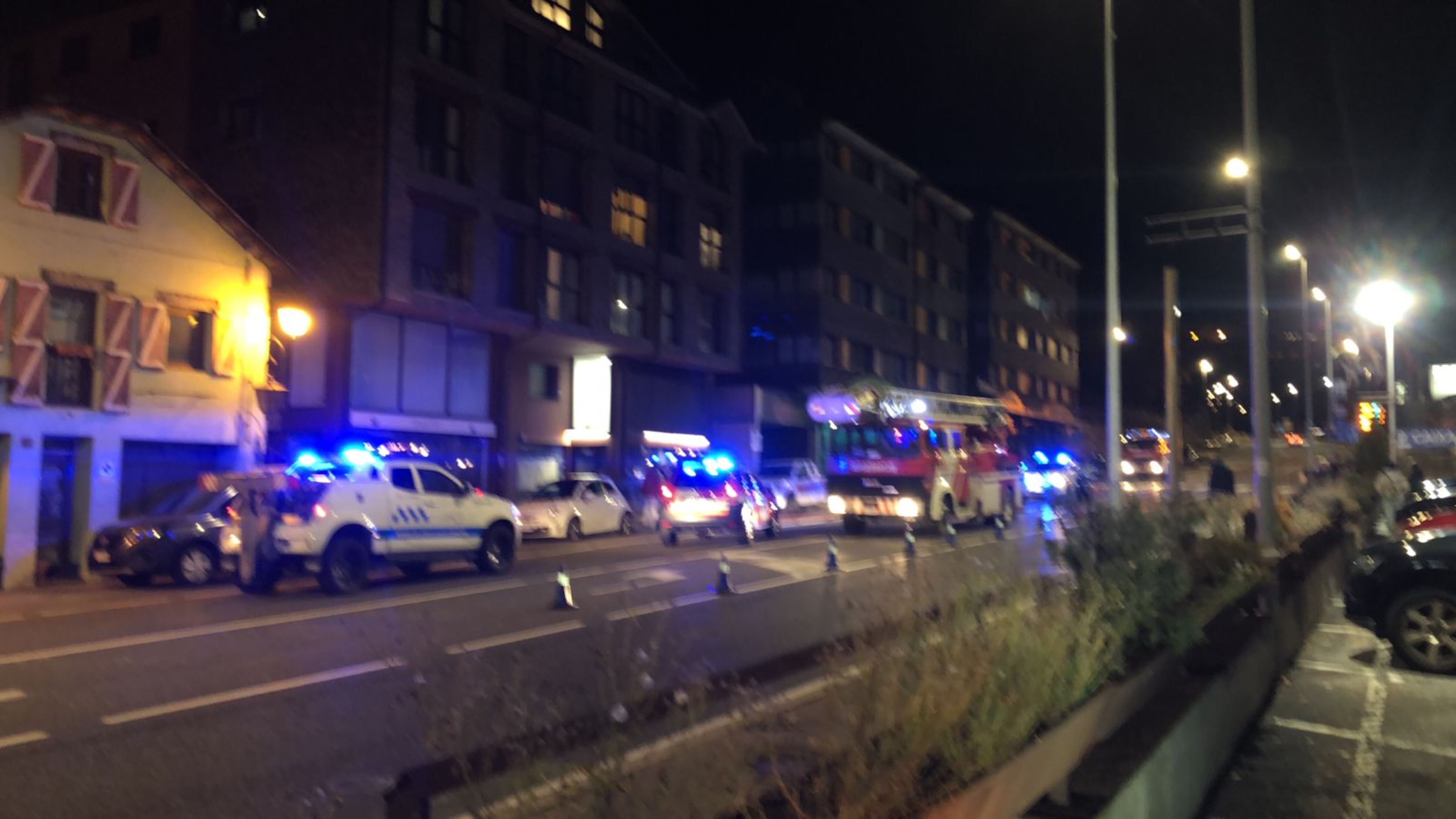 Desplegament de dispositius d'emergència i seguretat, anit al Tarter.