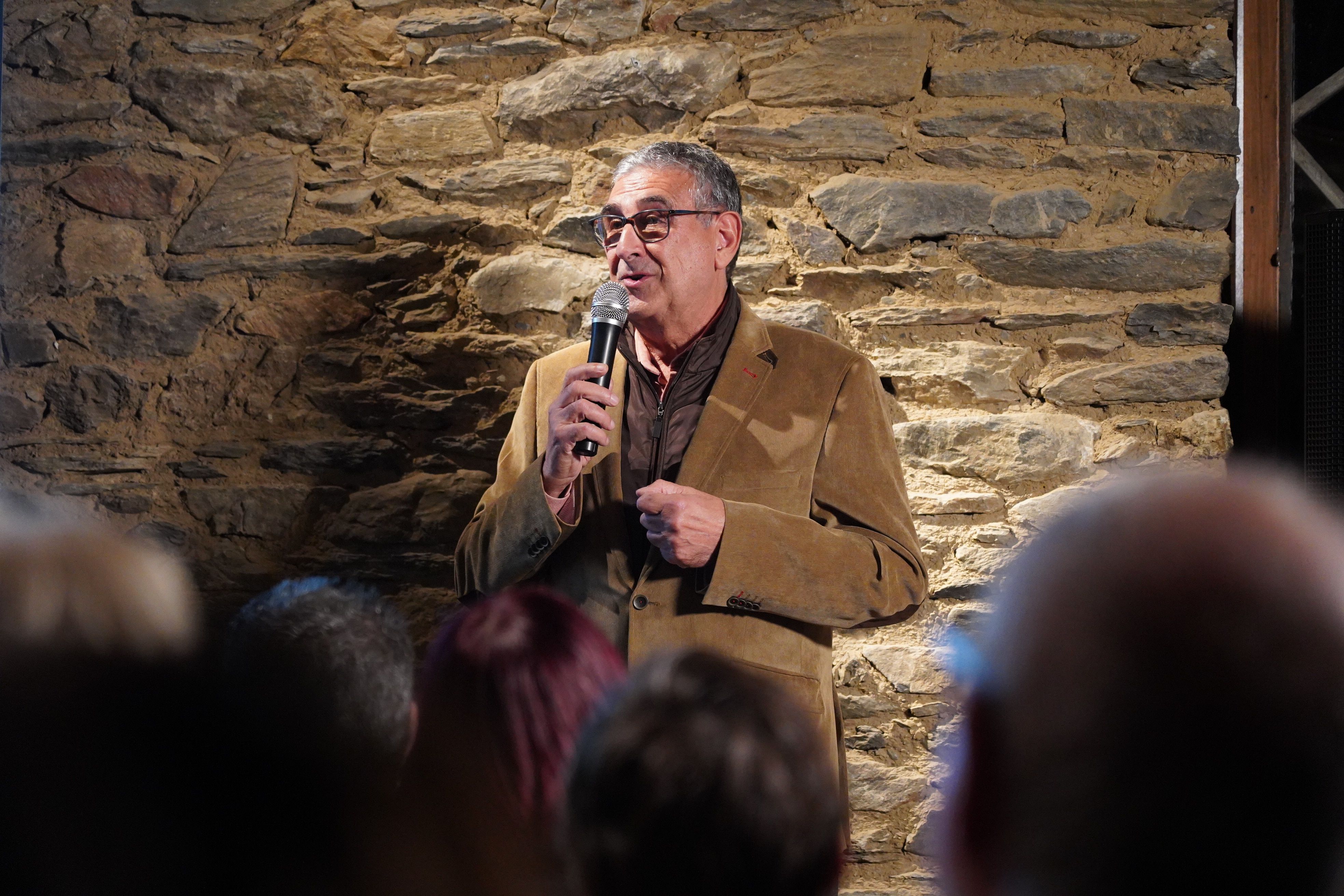 Turi Riberaygua durant el seu parlament. Turi Riberaygua durant el seu parlament.