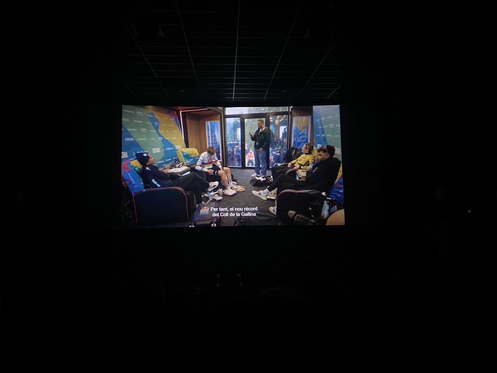 Els quatre ciclistes, coneixent el resultat de la cronoescalada. Els quatre ciclistes, coneixent el resultat de la cronoescalada.