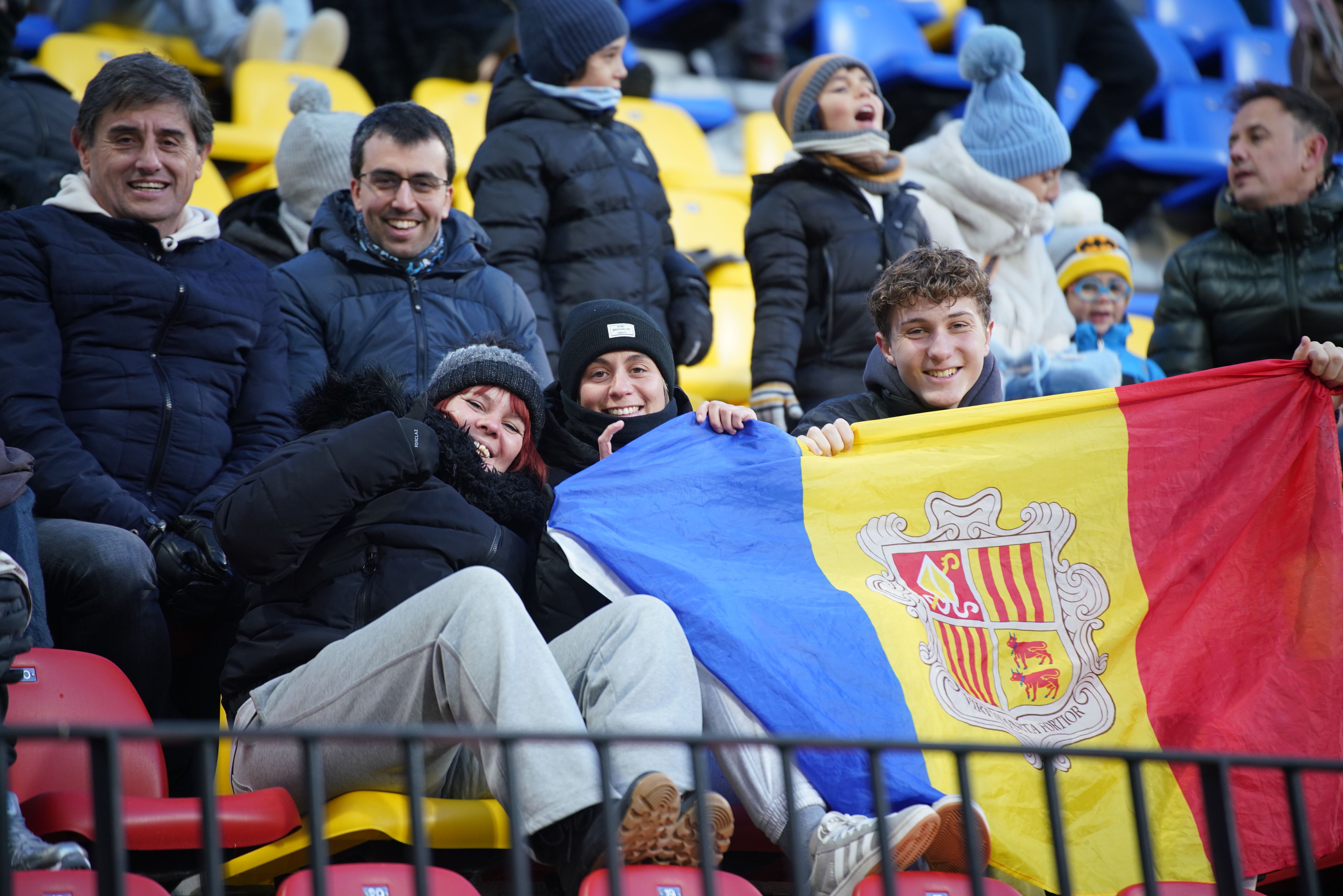 Els aficionats han hagut de combatre el fred aquest dissabte a Encamp.