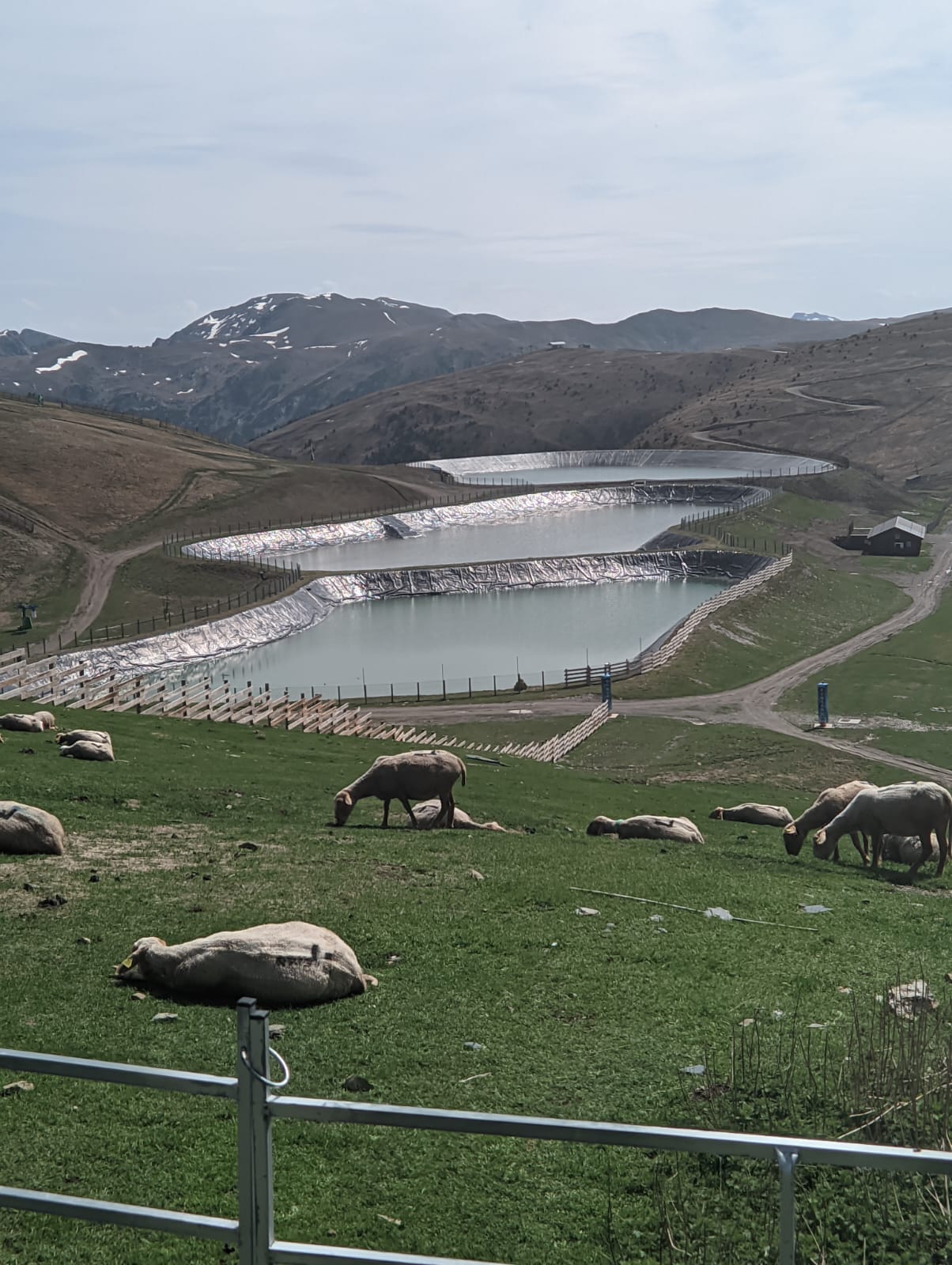La sala de màquines, en la caseta que hi ha la dreta de la imatge, és la que s'ha cremat.