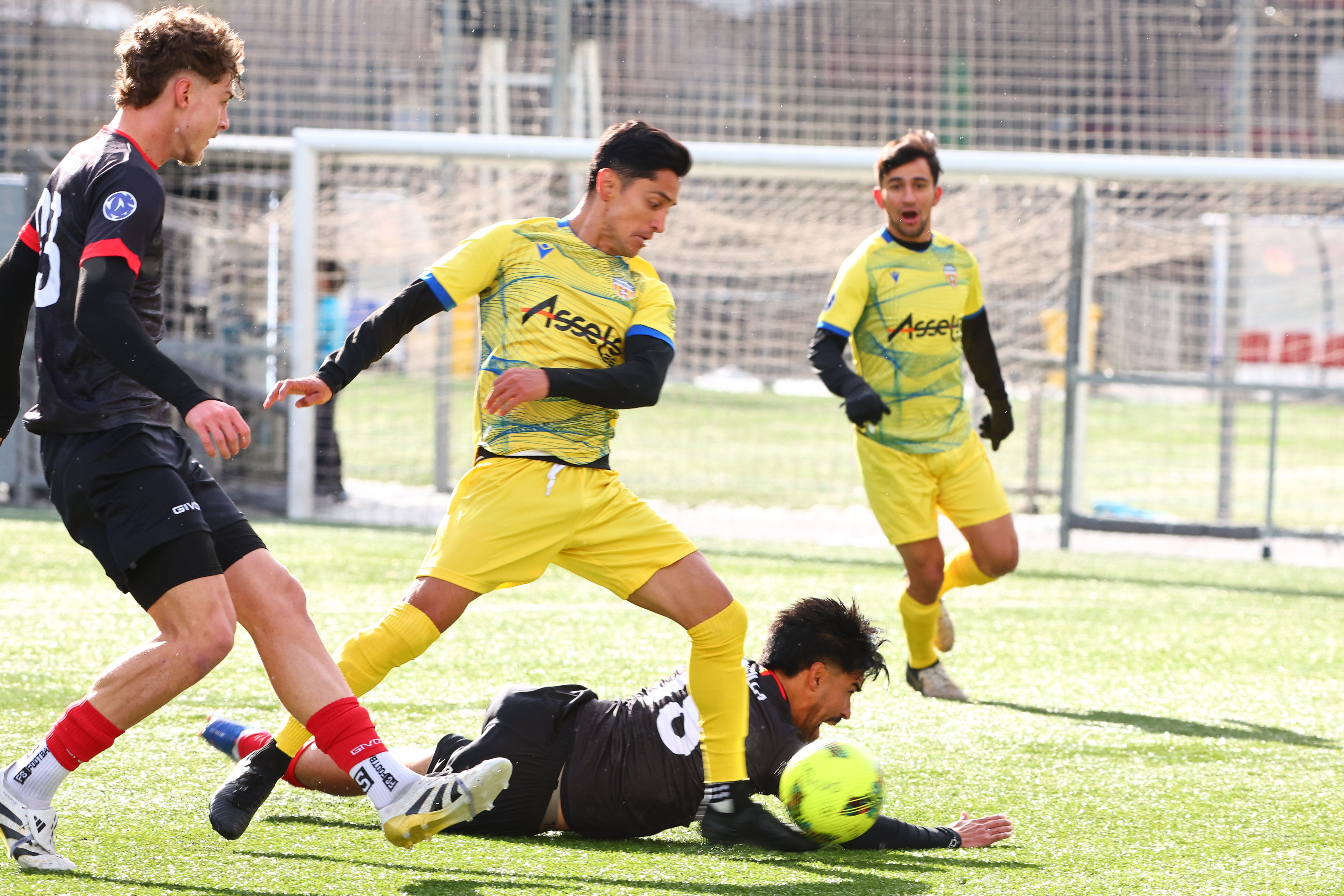 El Ranger's continua sense conèixer la derrota i ha superat als encarnats. El Ranger's continua sense conèixer la derrota i ha superat als encarnats.