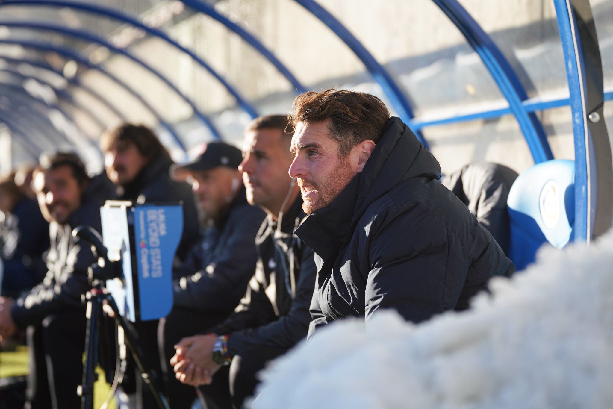 Ibai Gómez, a la banqueta del Nou Estadi de la FAF abans del duel contra el Castelló.
