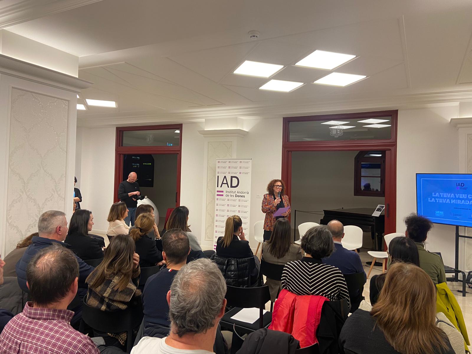 La secretària general Judith Pallarés, durant la presentació de l'acte.