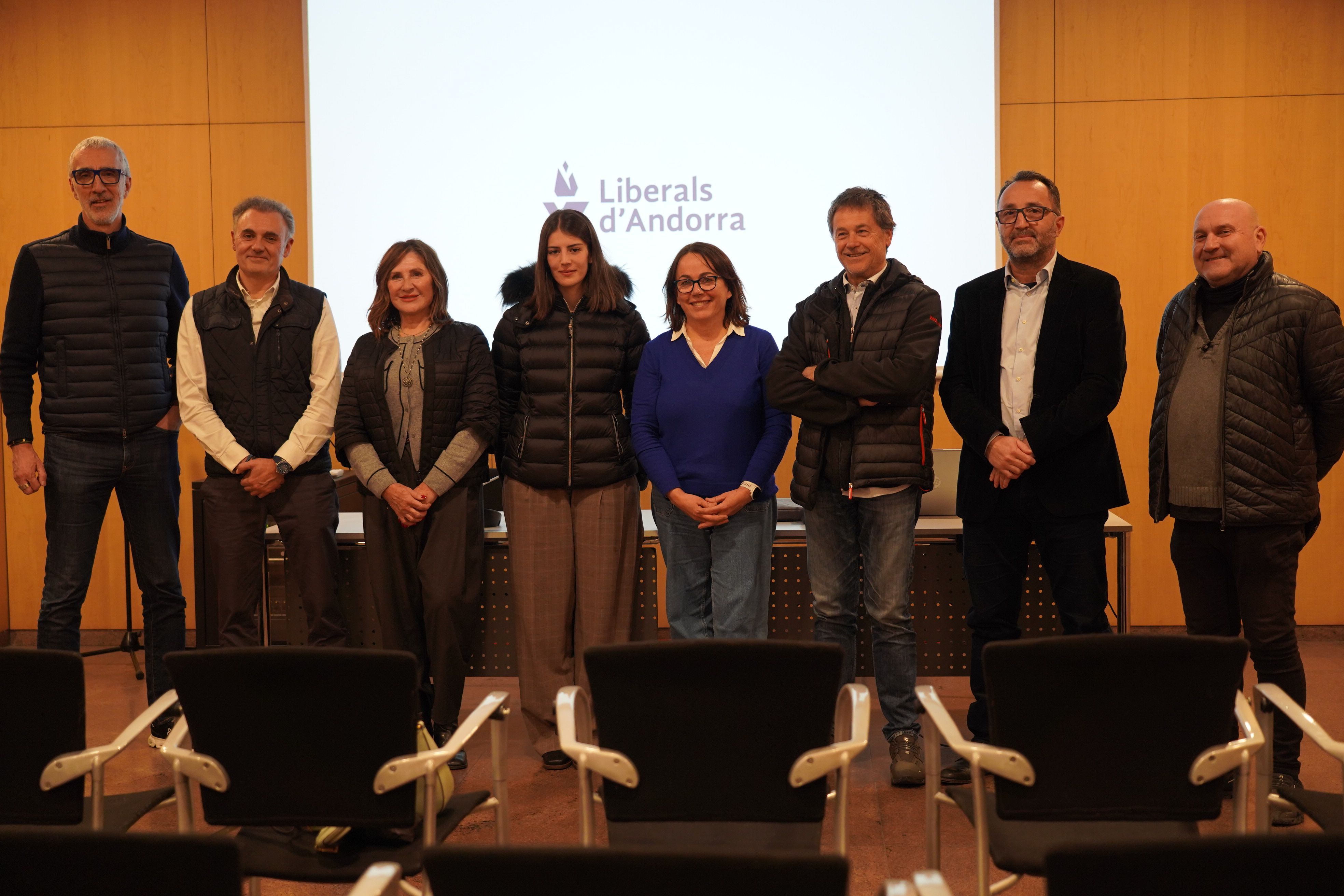 La nova executiva liberal amb l'absència de Xavier Coma.