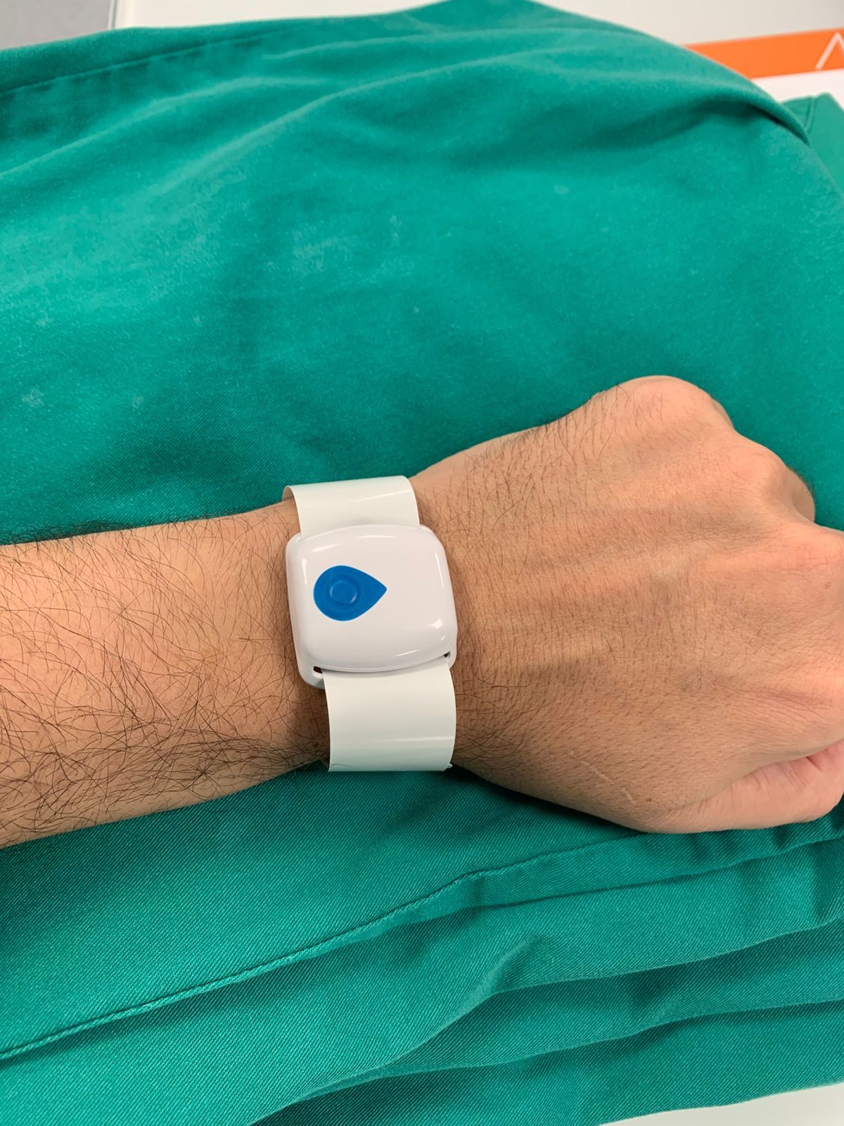 Polsera que duran els pacients.