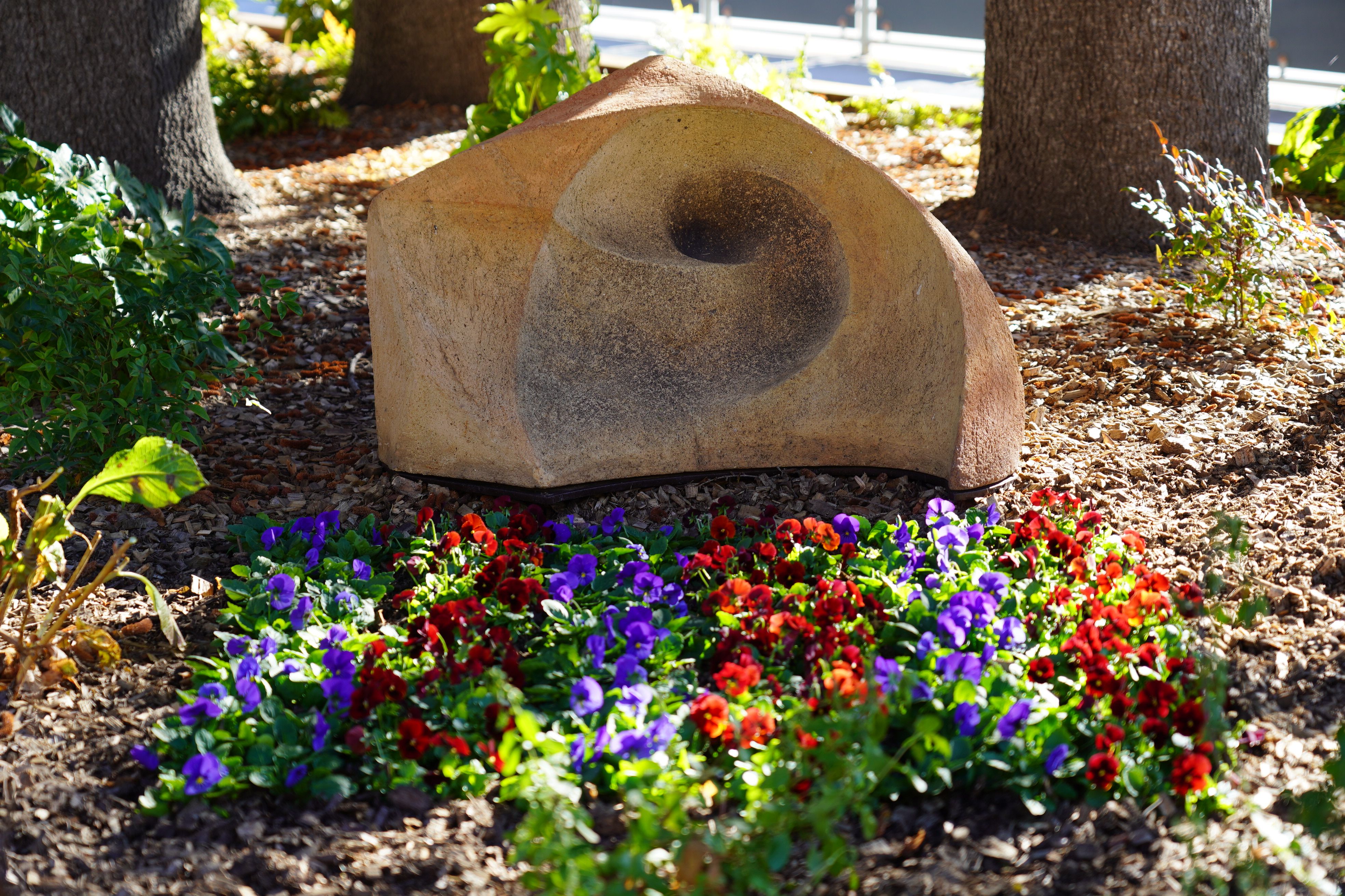 'Gol' torna a lluir a l'entrada de les instal·lacions de l'estadi Comunal Joan Samarra. 
