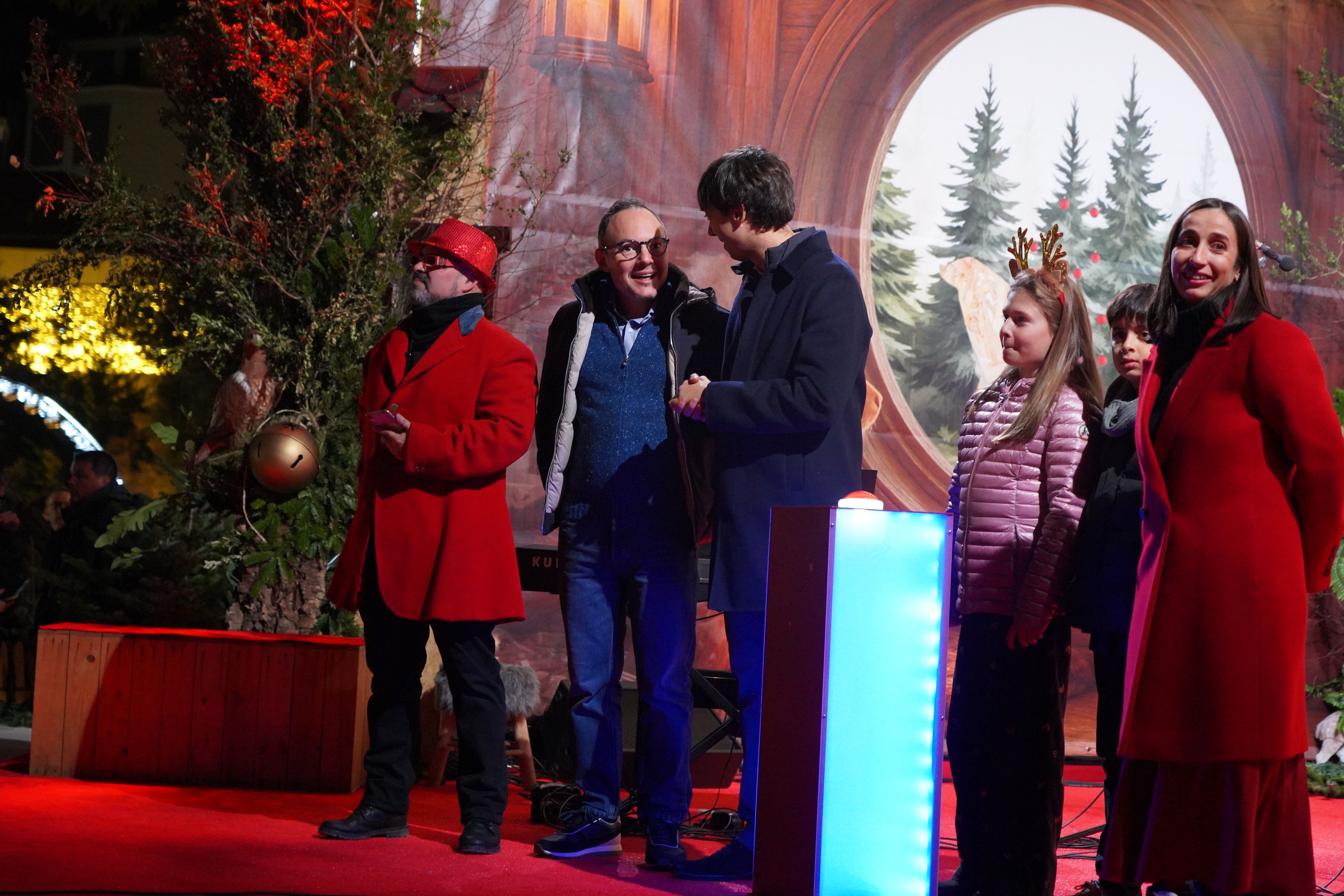 Moments previs a l'encesa dels llums del Poblet.