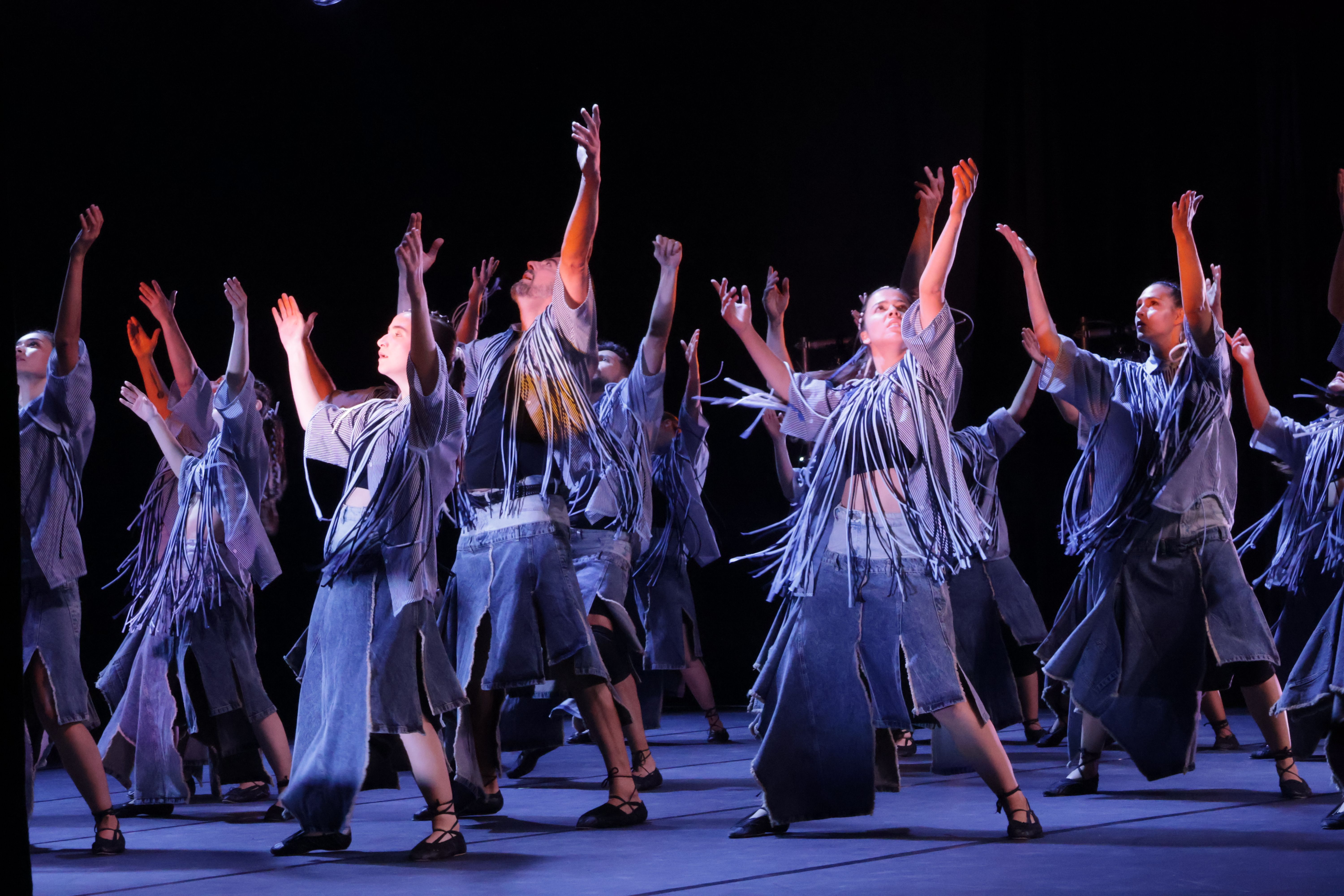 Un instant de l'espectacle 'Com pesa la terra'.