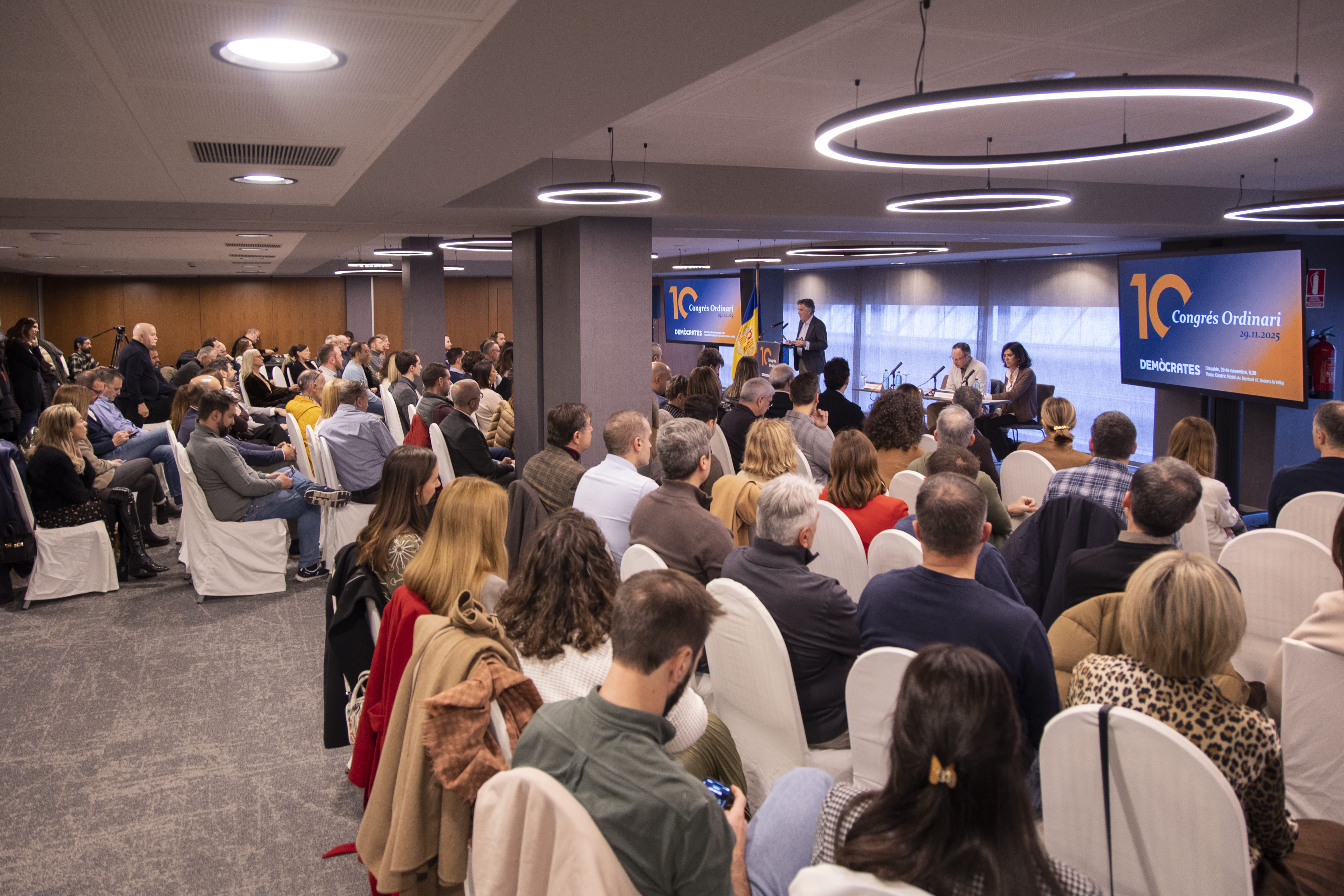 Més de 130 persones han assistit aquest dissabte al 10è Congrés Ordinari de Demòcrates. Més de 130 persones han assistit aquest dissabte al 10è Congrés Ordinari de Demòcrates.